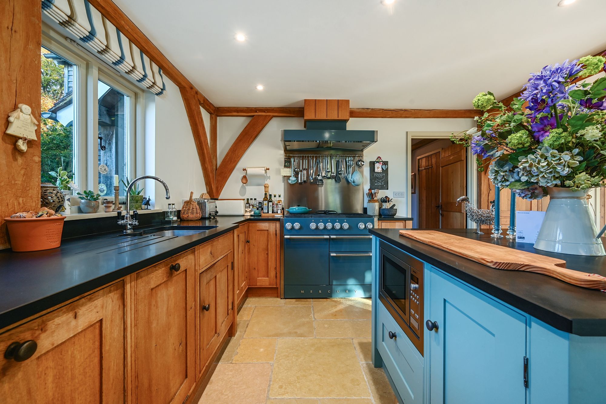 5 bedroom detached house for sale 0