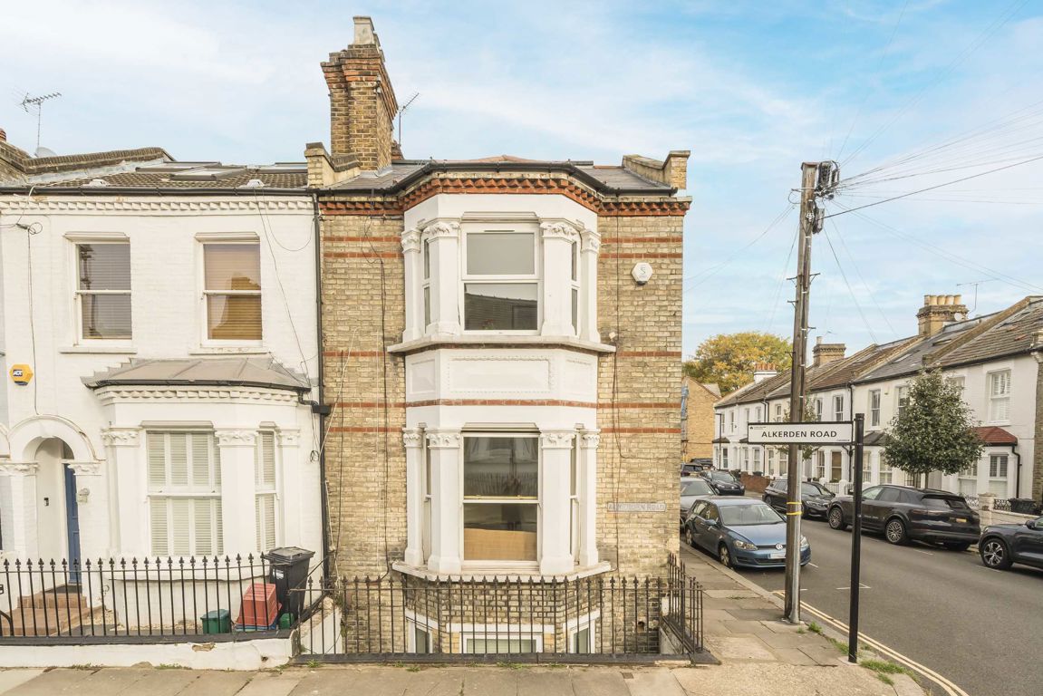 21, Alkerden Road, London photo 3