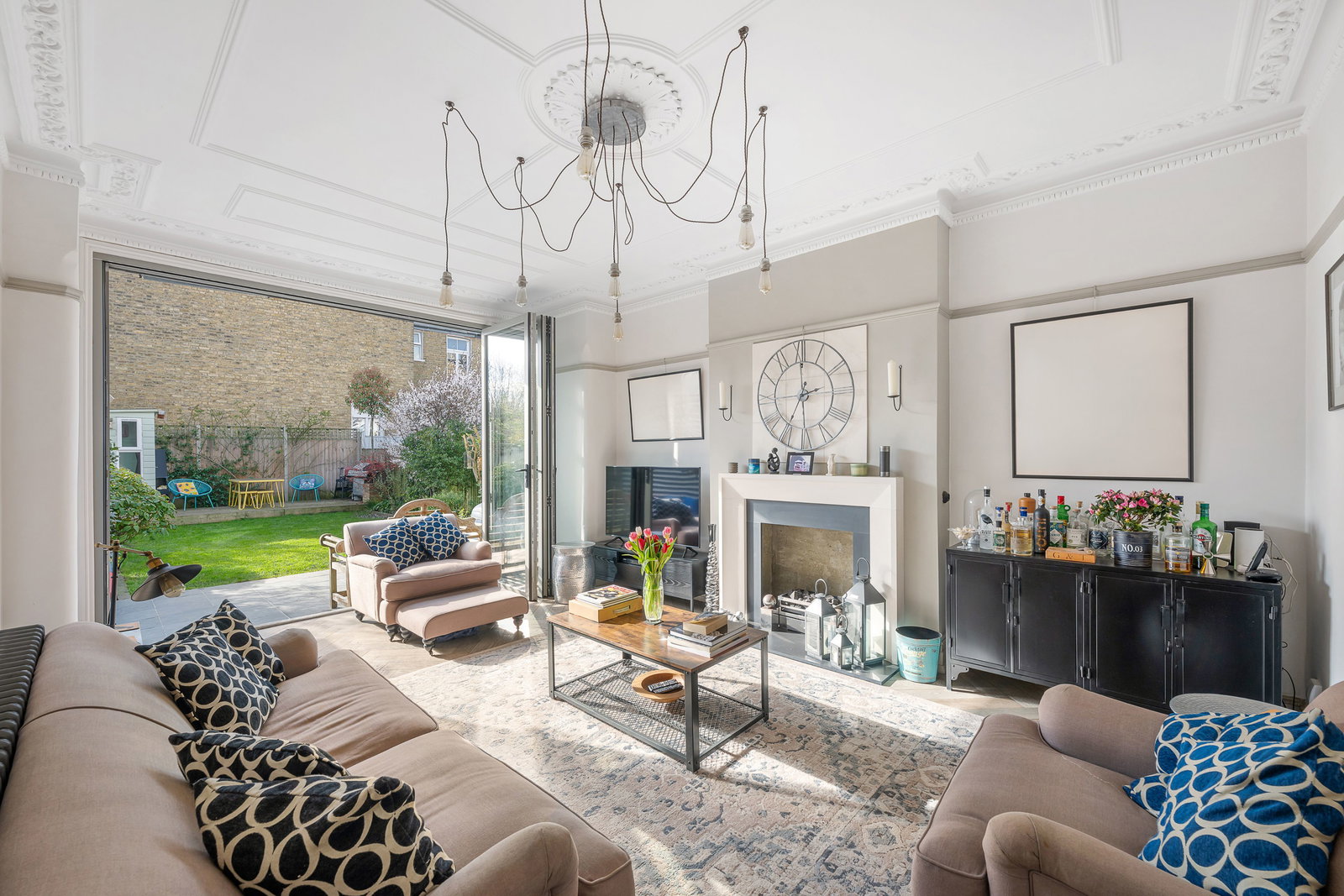 4 bedroom semi-detached house for sale 0