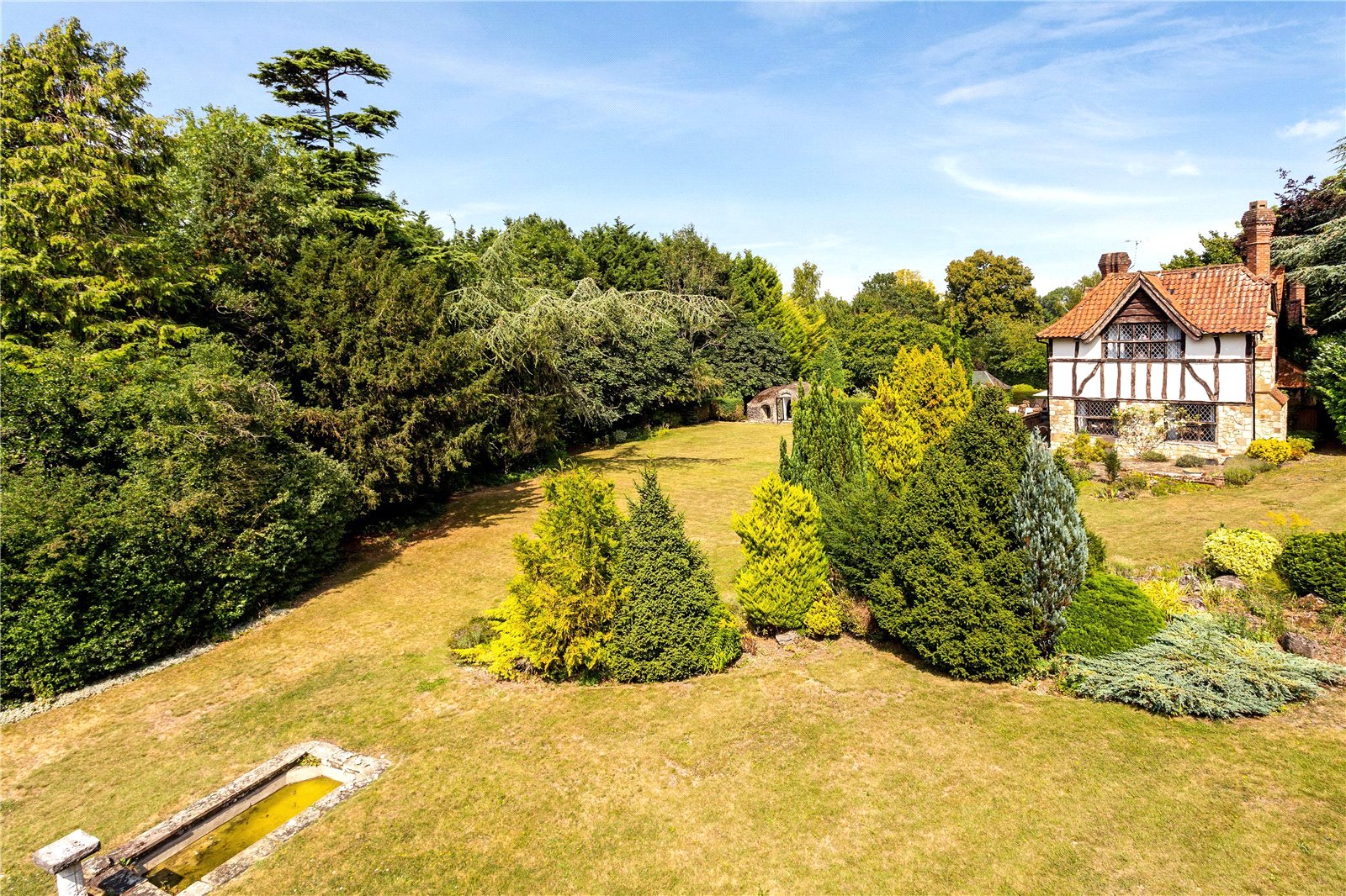 6 bedroom detached house for sale 0