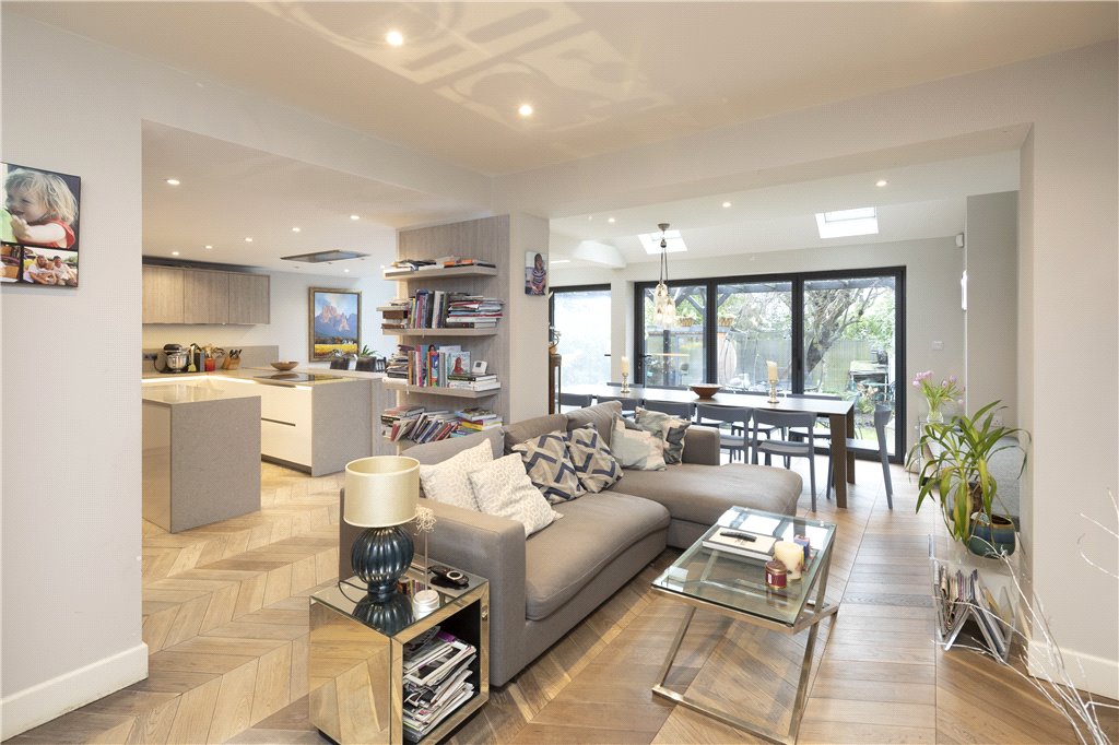 5 bedroom semi-detached house for sale 0