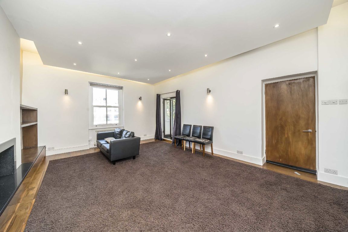 Third Floor Flat, 368, Camden Road, London photo 4
