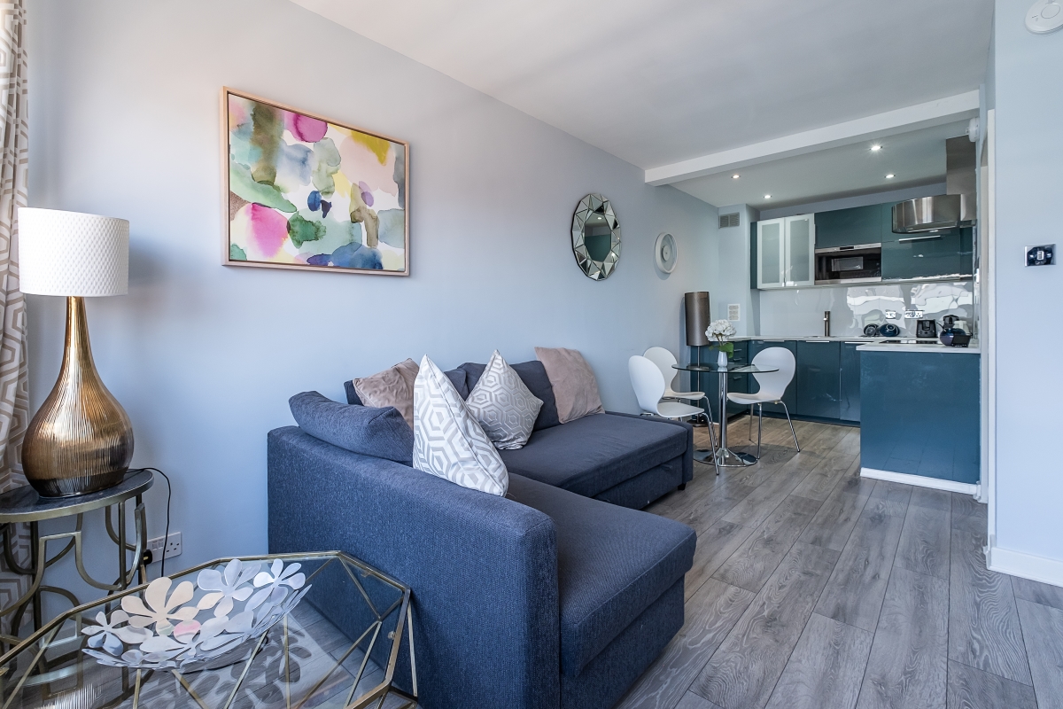Flat 38, King Regent'S Place, 12-16, Fitzroy Street, London photo 3