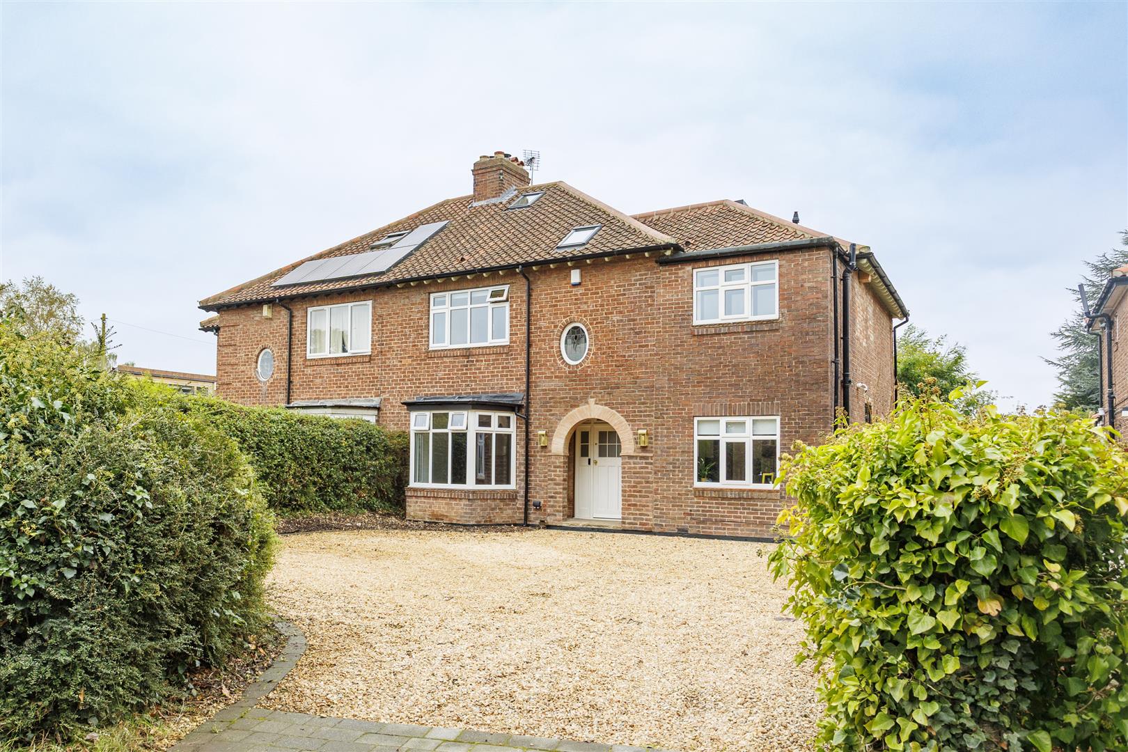 5-bed house on 27, Sim Balk Lane, Bishopthorpe, £975,000