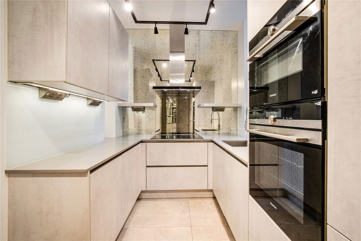 3 bedroom flat for sale 0