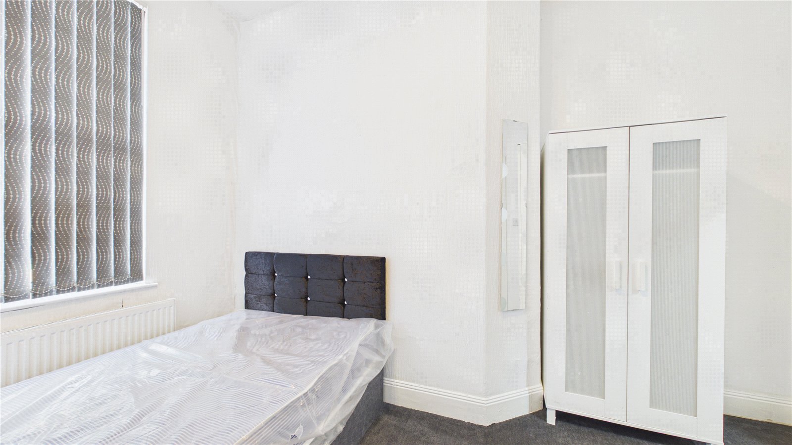 Room 24, 23-25, The Crescent, Middlesbrough photo 3