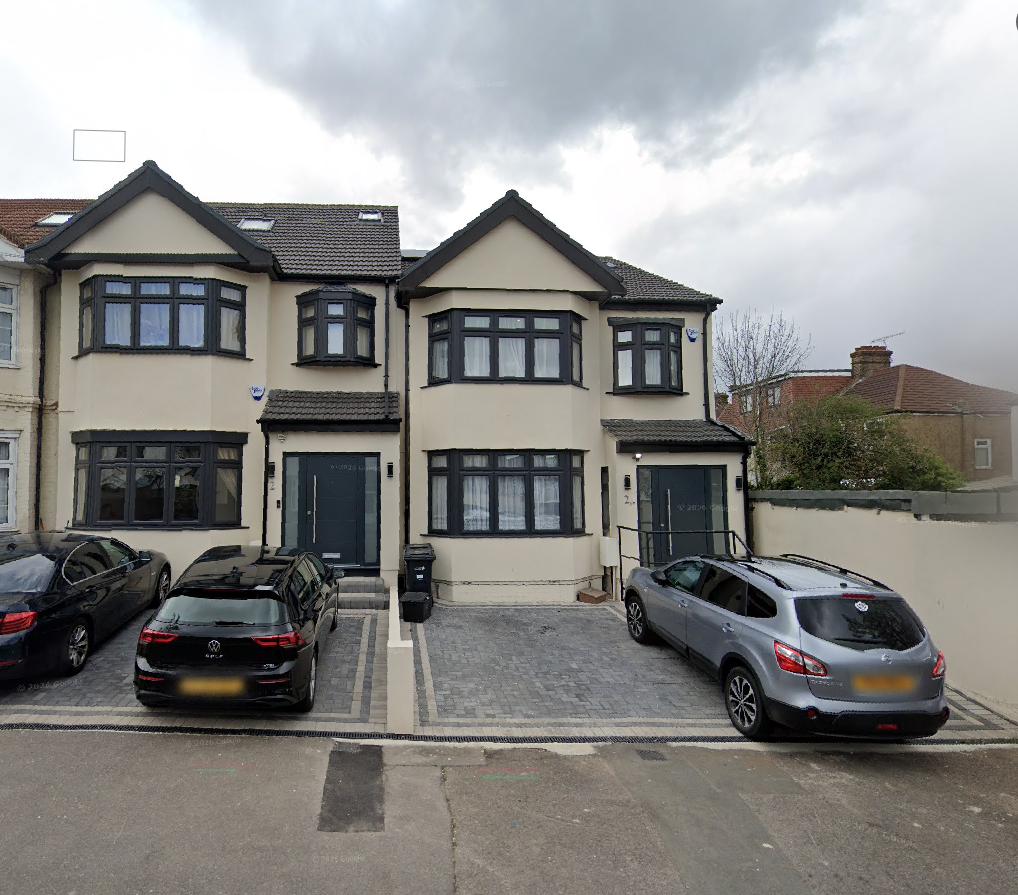 2A Fernhall Drive, Ilford photo 4