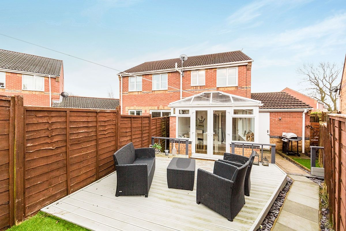 2 Bedrooms Semi-detached house to rent in Curbar Close, North Wingfield, Chesterfield S42