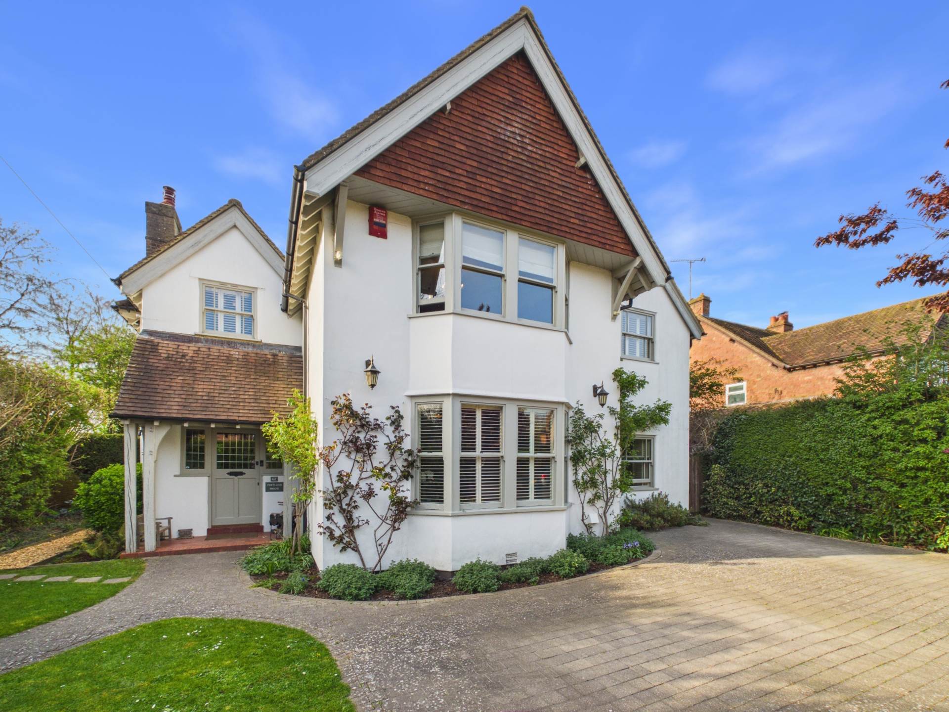 5 bedroom detached house for sale 0