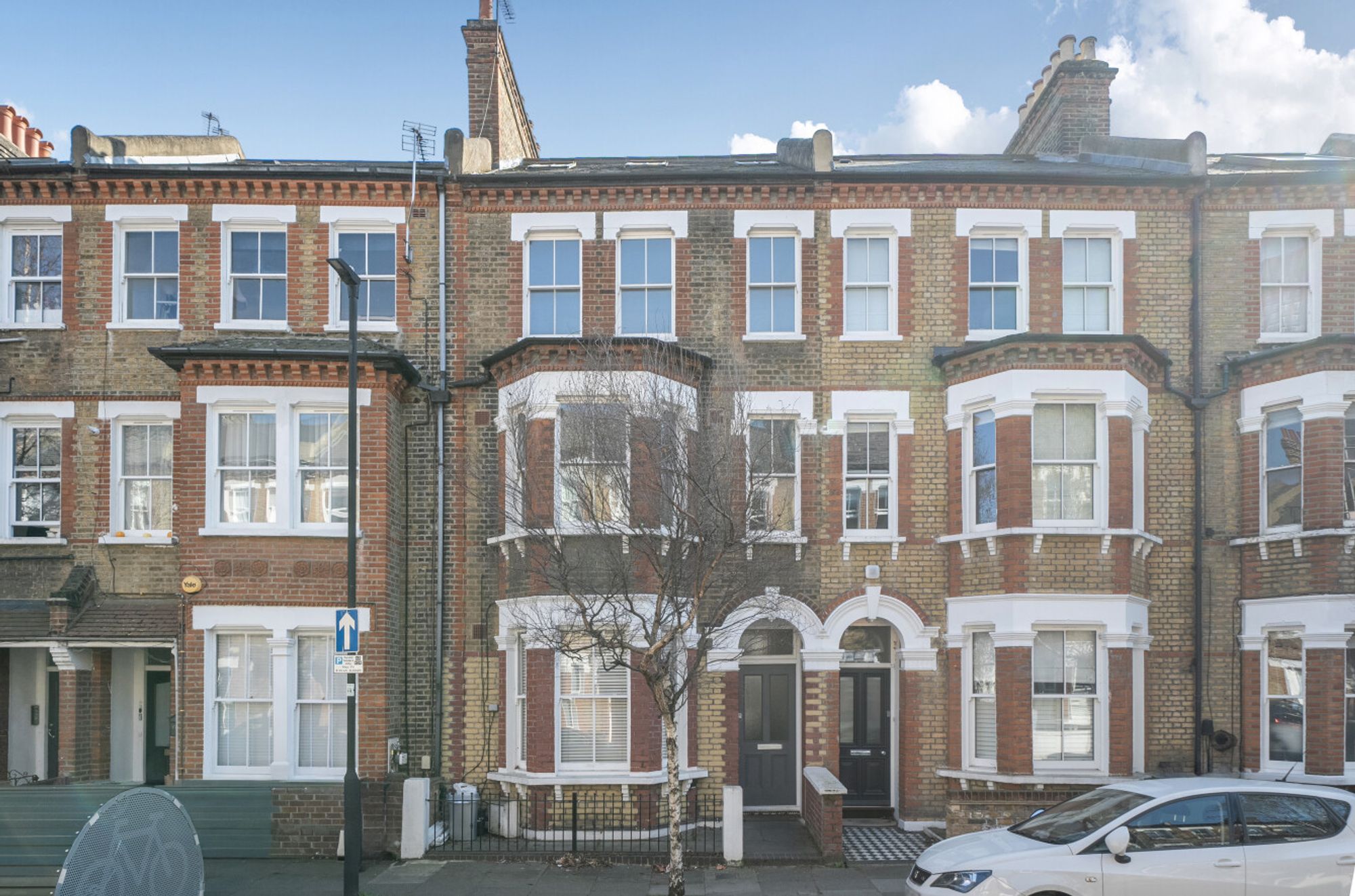 Flat B, 24 Heyford Avenue, London photo 4