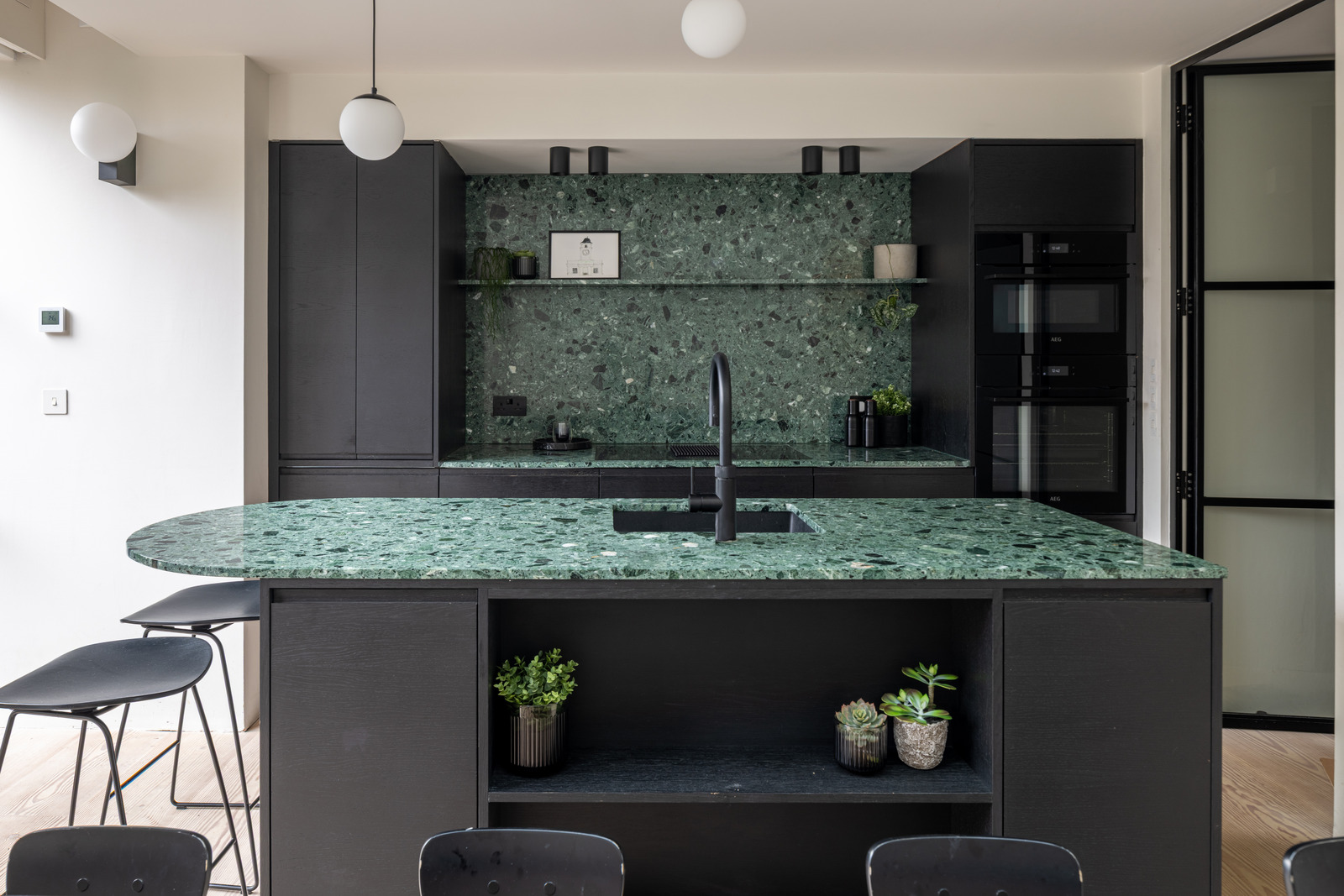 6 bedroom terraced house for sale 0