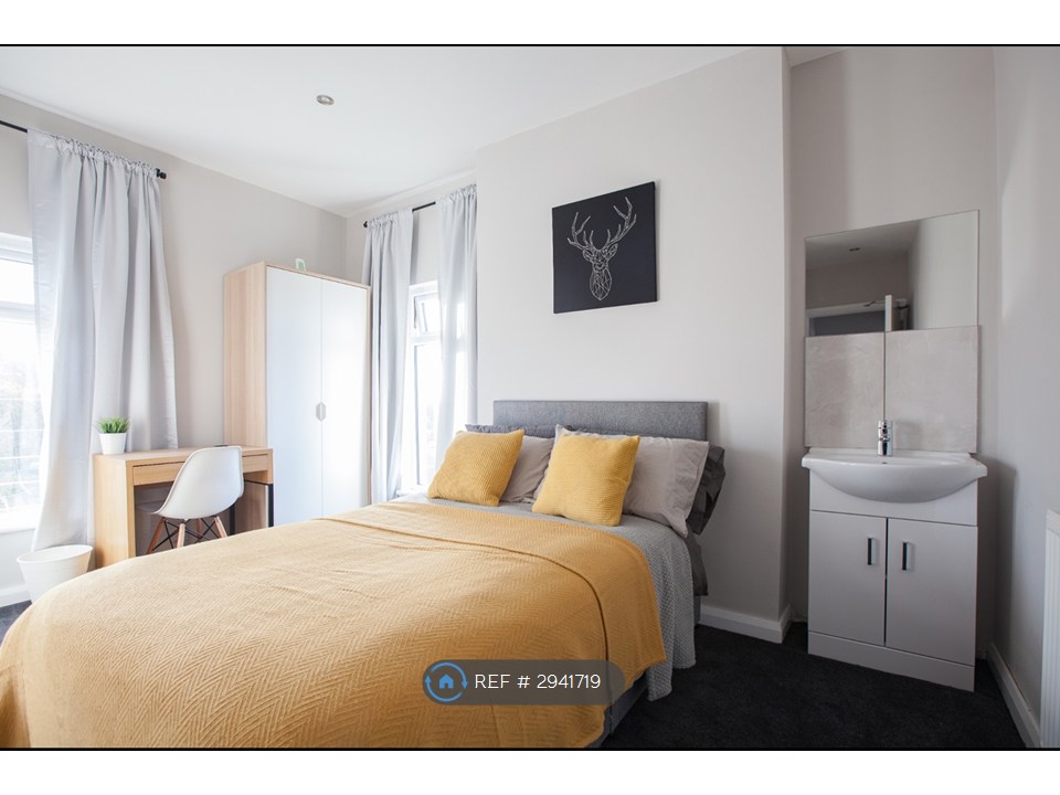 1-bed house on Thomas Street, Portadown, Craigavon, £400/mo