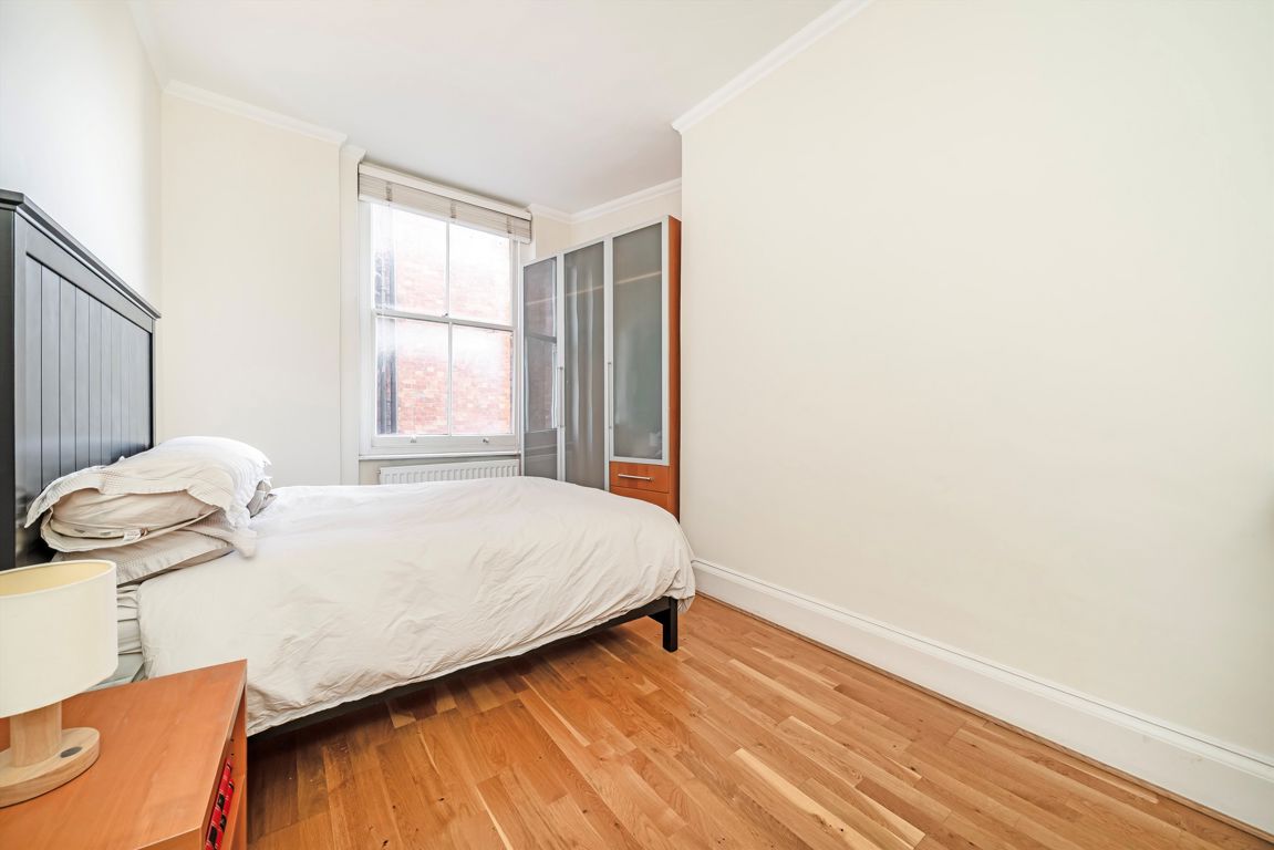 Flat 2X, Portman Mansions, Chiltern Street, London photo 2