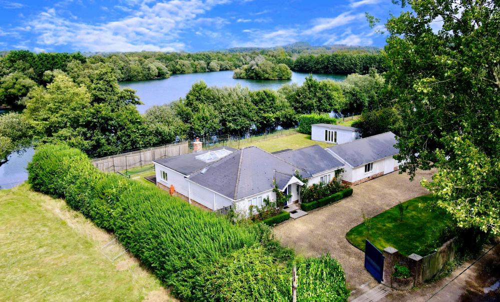 5 bedroom detached house for sale in Sutton