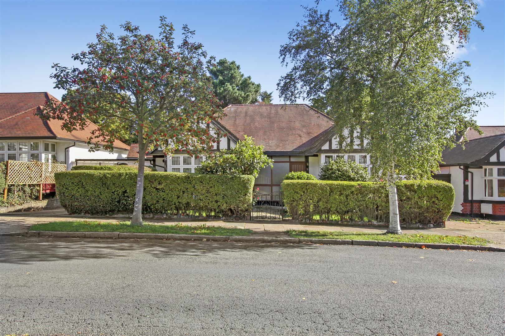 4 bedroom detached bungalow for sale 0