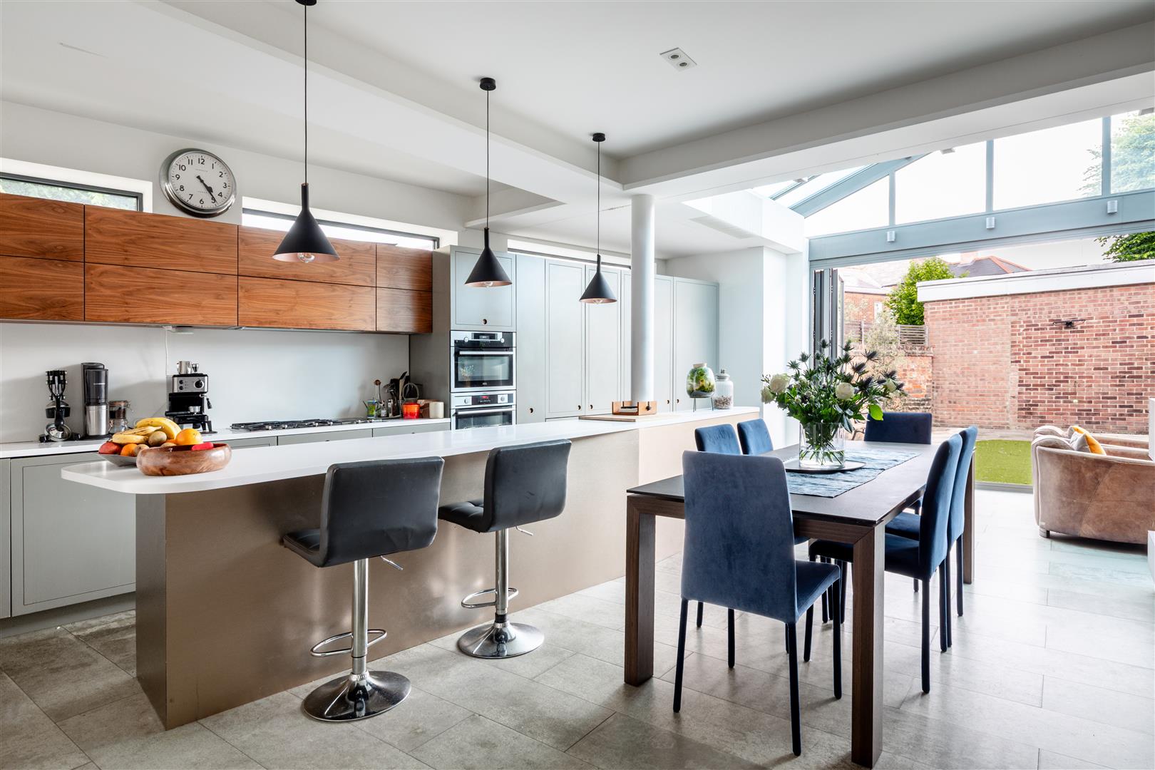 5 bedroom property for sale 0