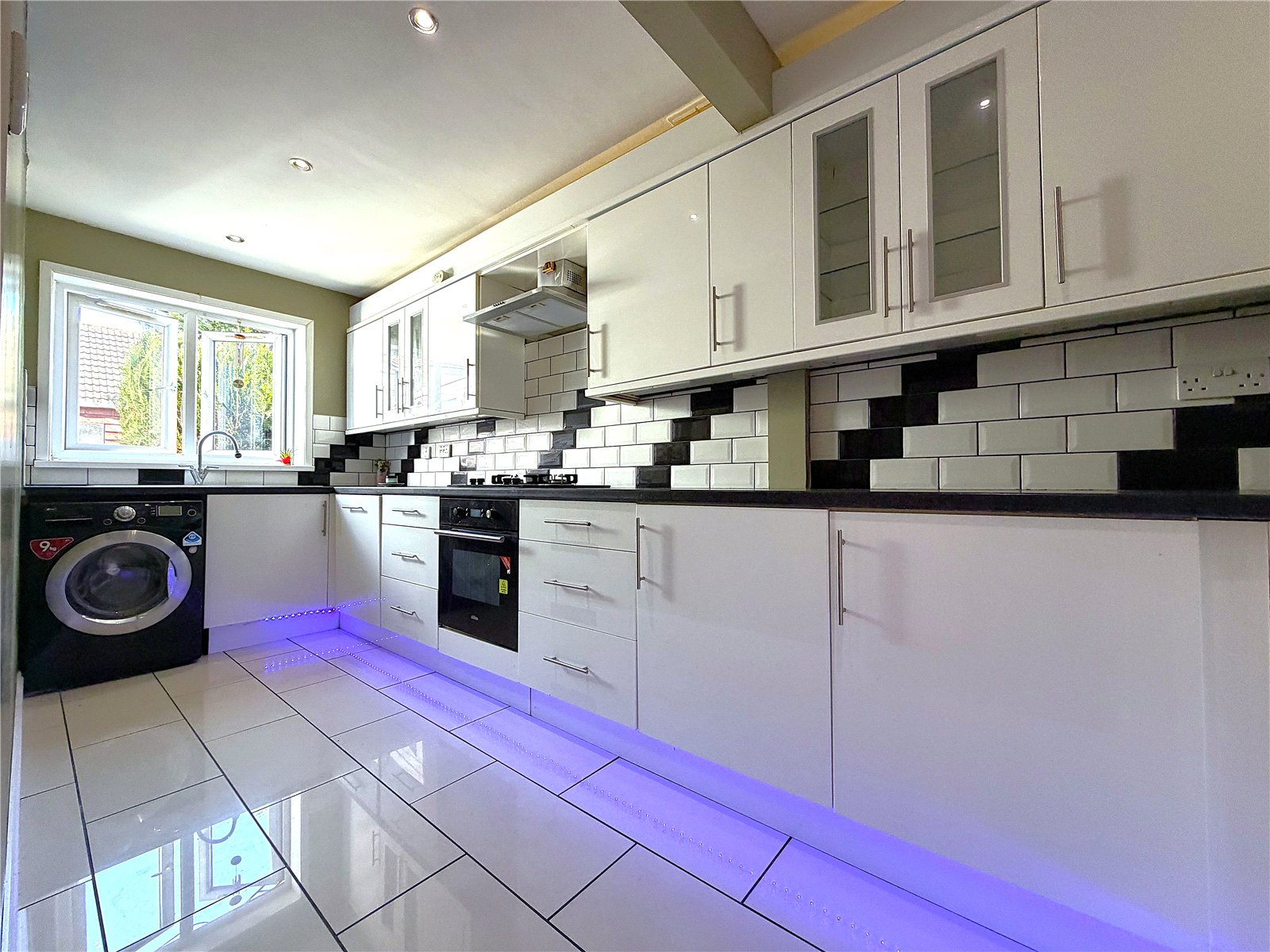 151, Holmedale, Slough photo 5