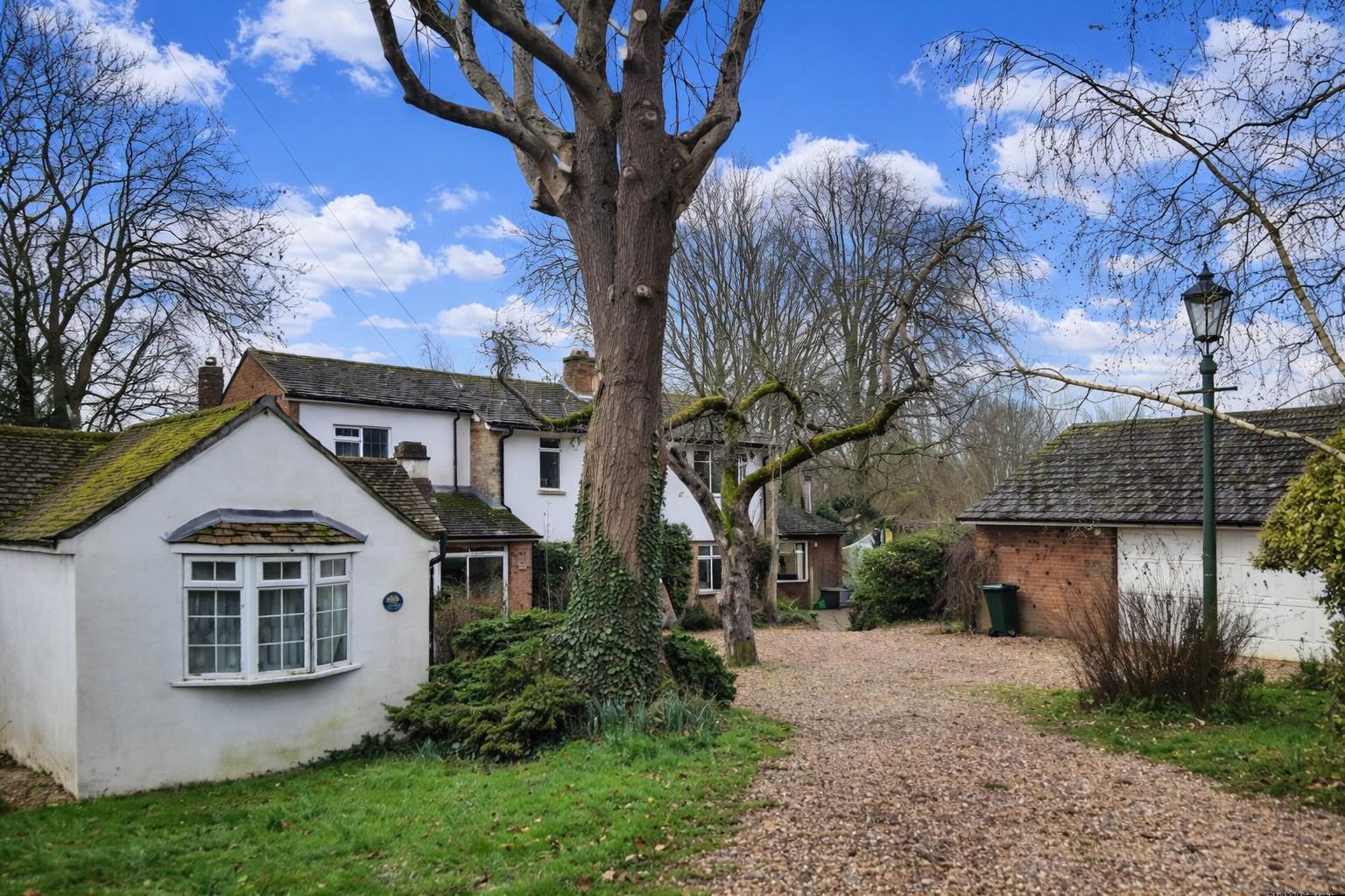 5 bedroom property for sale 0