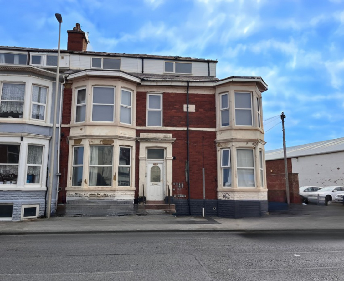 203, Dickson Road, Blackpool photo 2