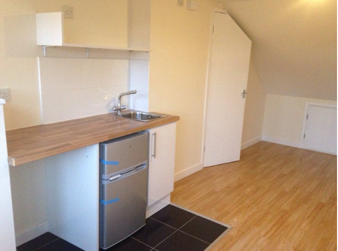 47, Fairfield Road, West Drayton photo 2