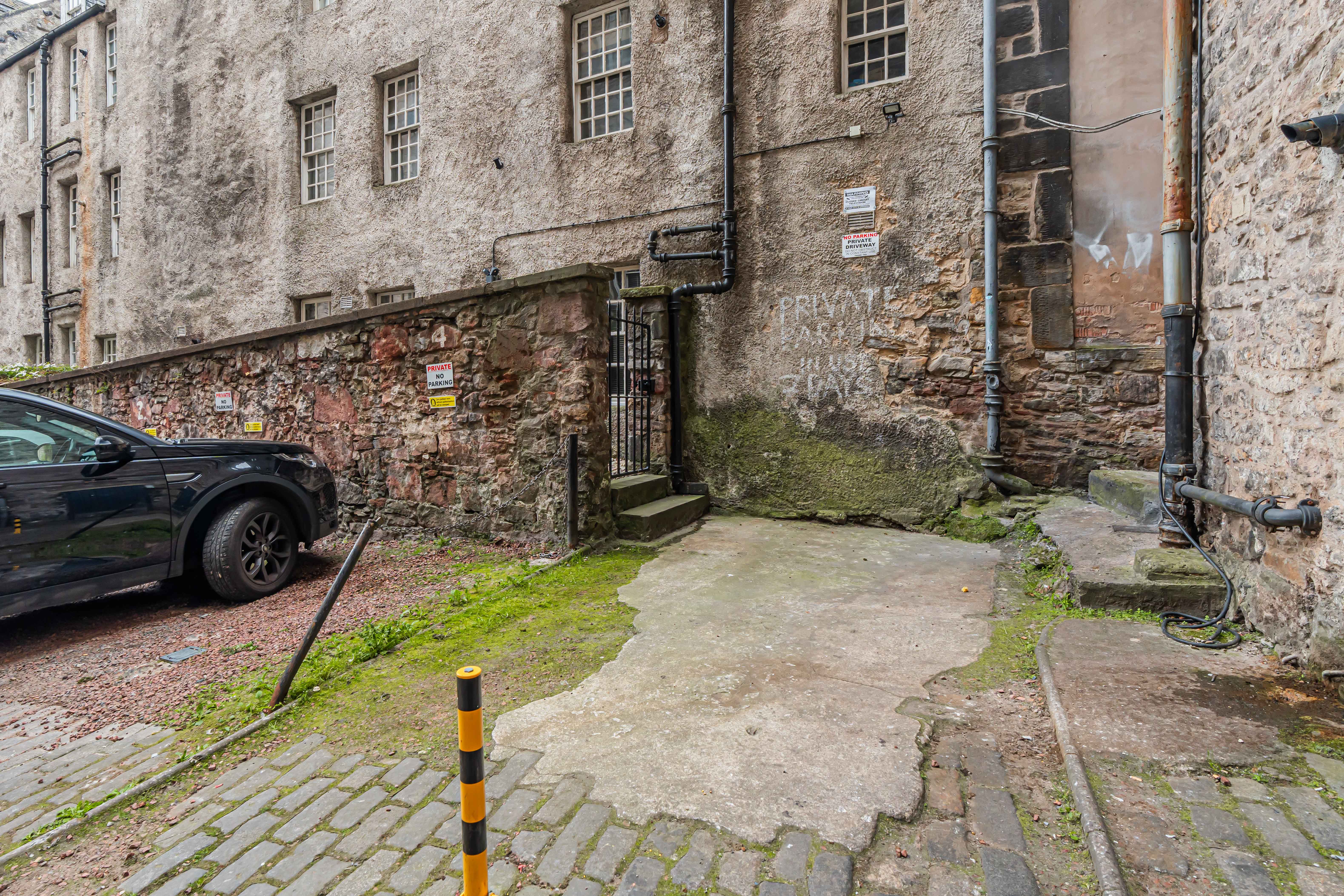Parking Space to rear of Robertson's Close, 20 Robertson's Close, Edinburgh photo 5
