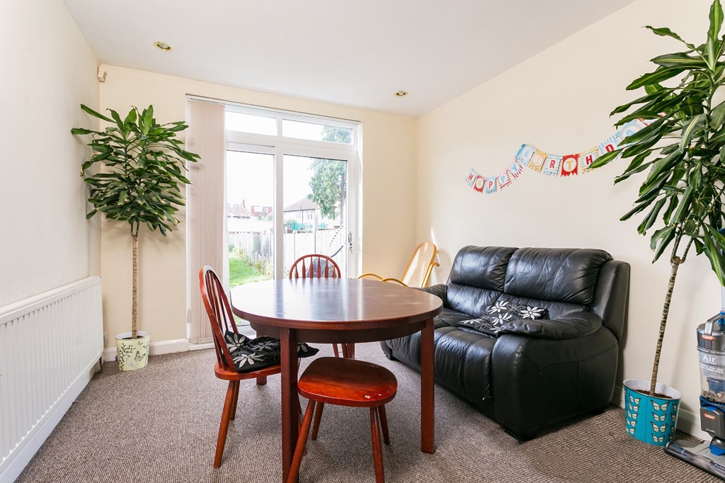 Free property report 66 Baron Gardens, Barkingside, Ilford, IG6 1PB