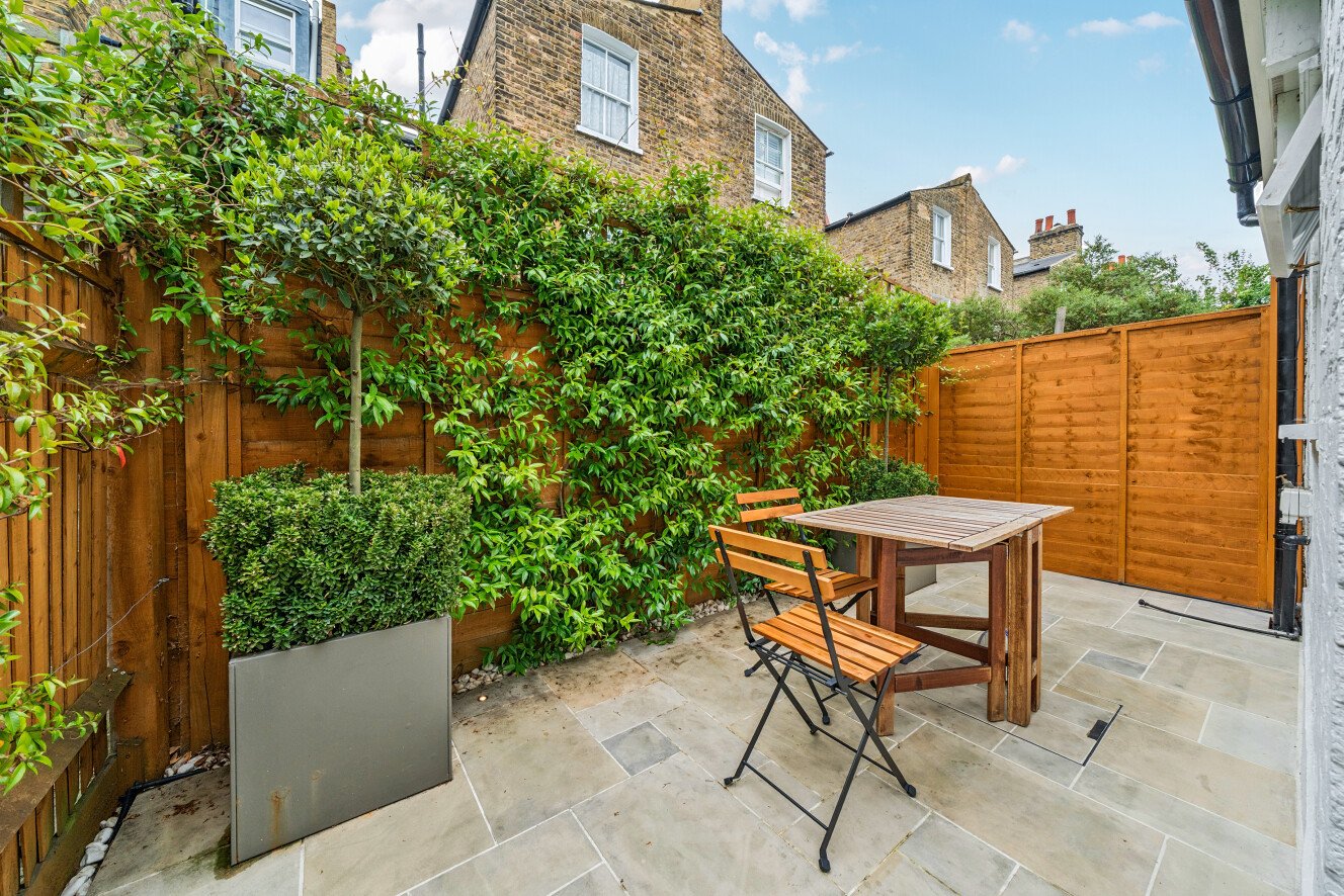 4 bedroom detached house for sale 0