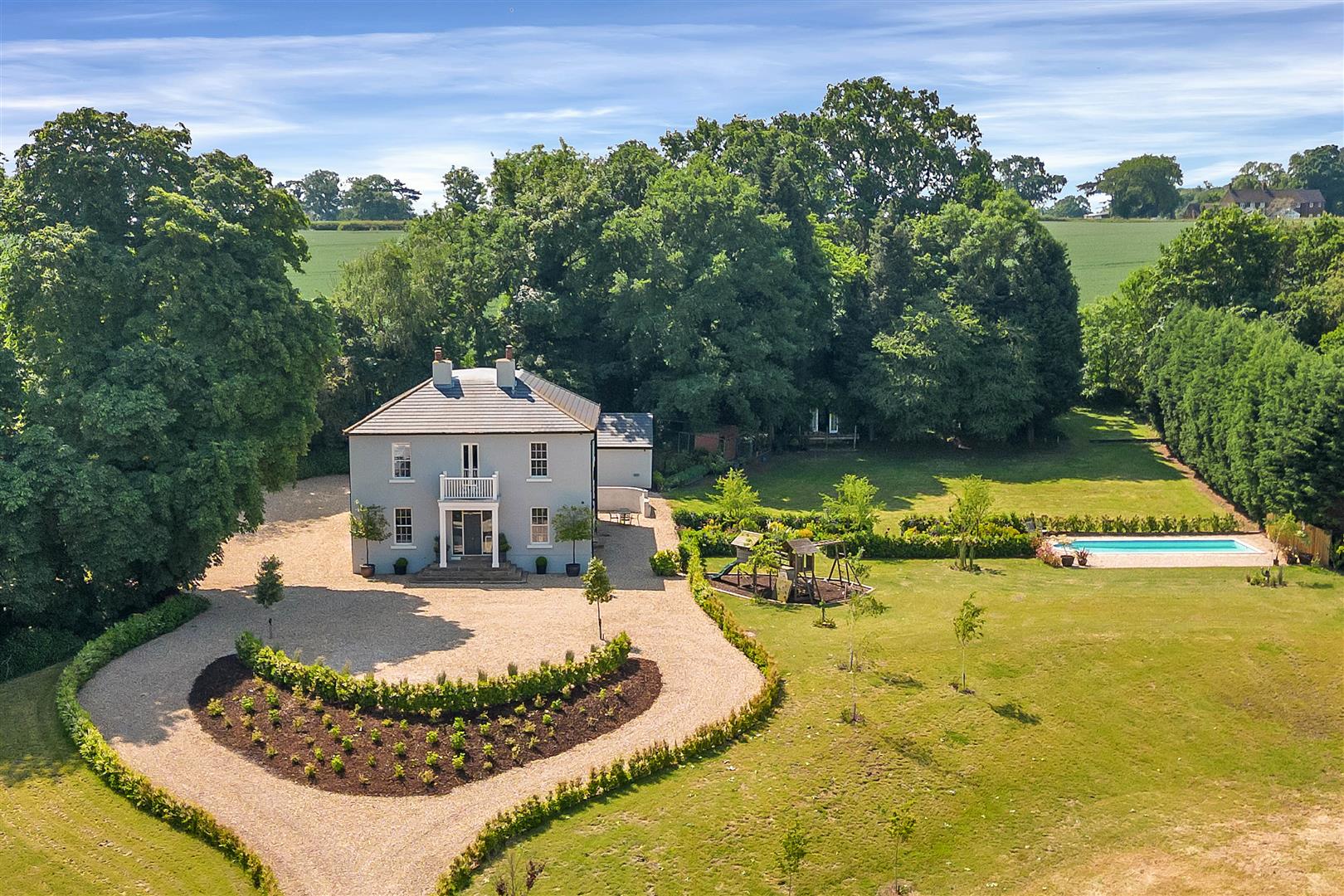 5 bedroom detached house for sale 0