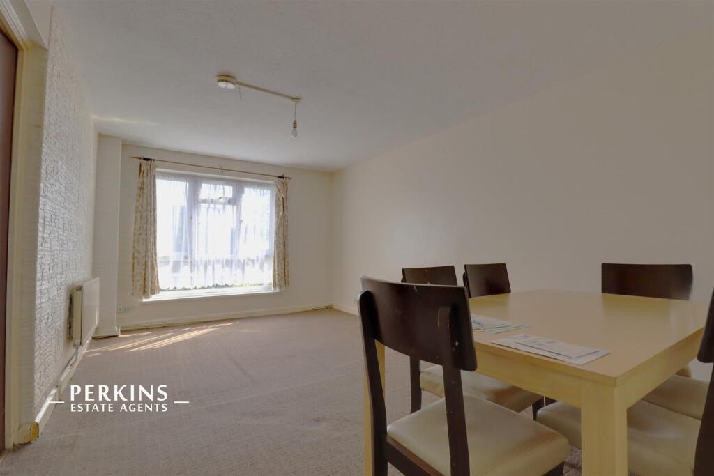 000, Silvertree Lane, Greenford photo 5