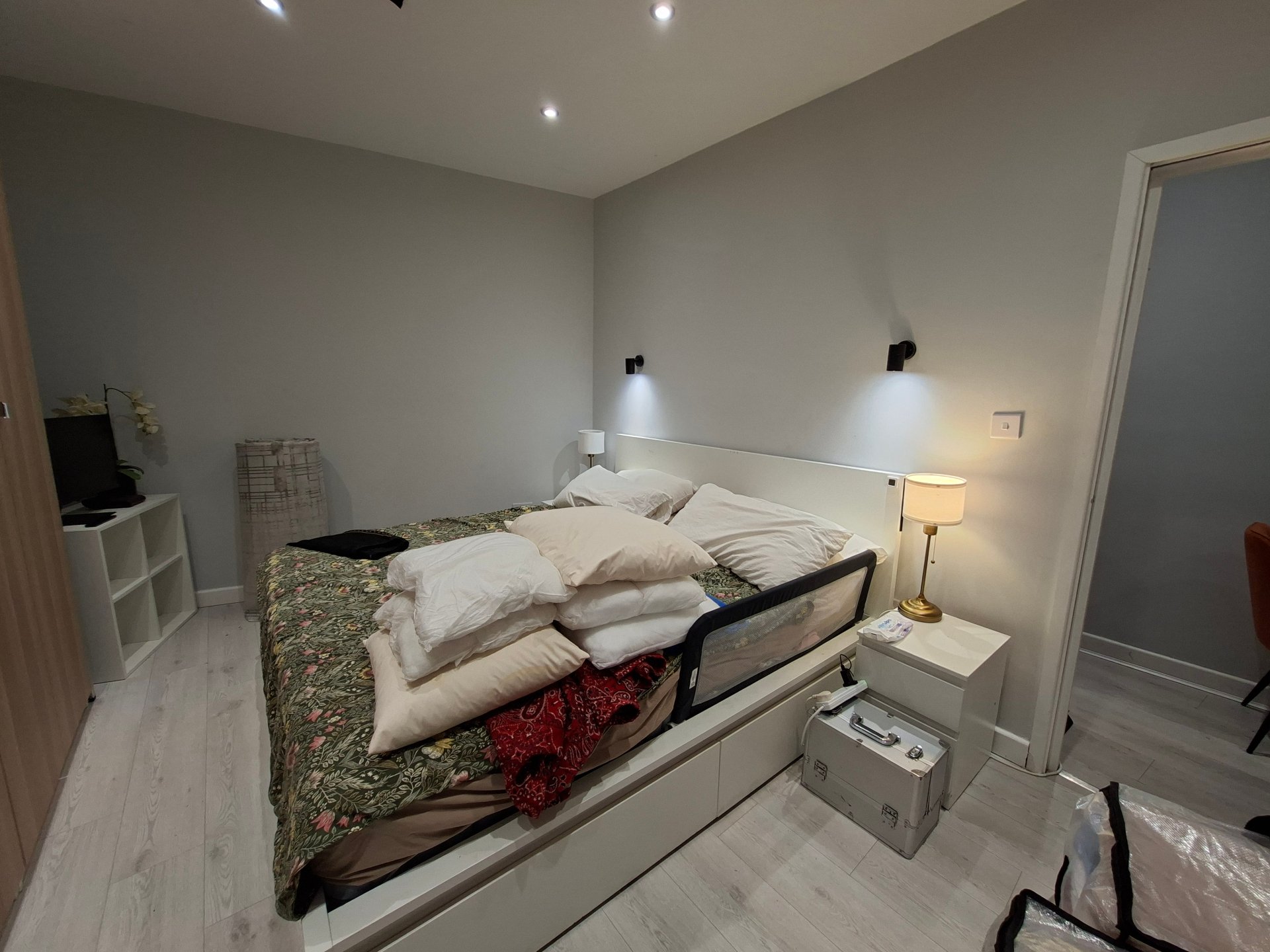 1-bed flat on 71A, Bounces Road, London, £1,500/mo