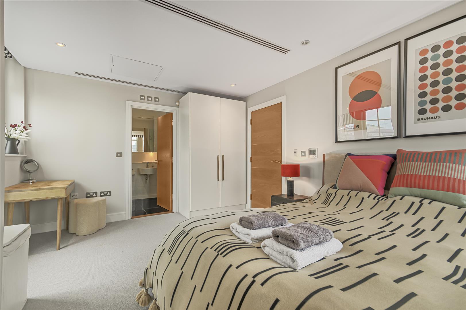 2 bedroom flat for sale 0