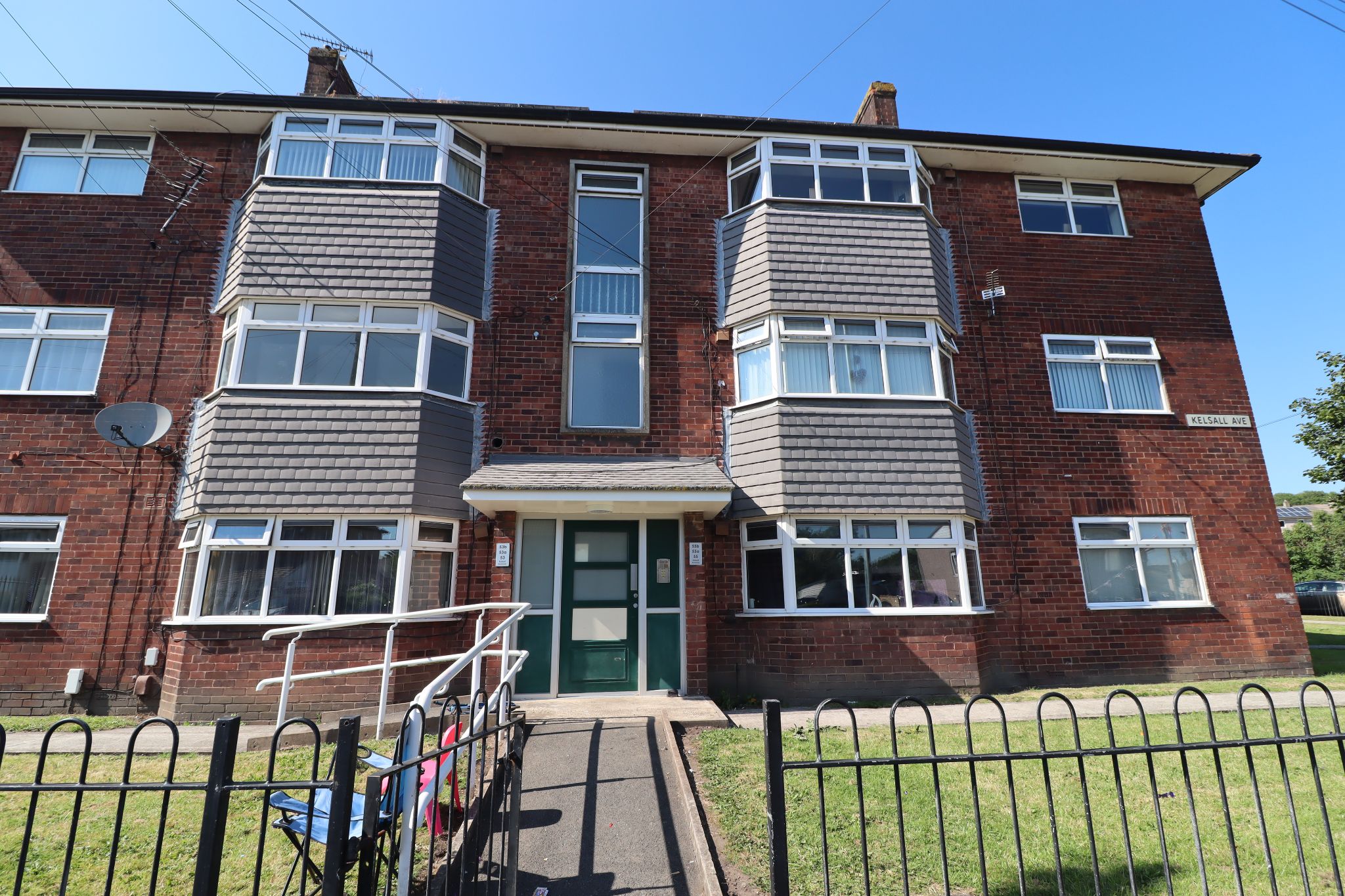 2 bed flat for sale