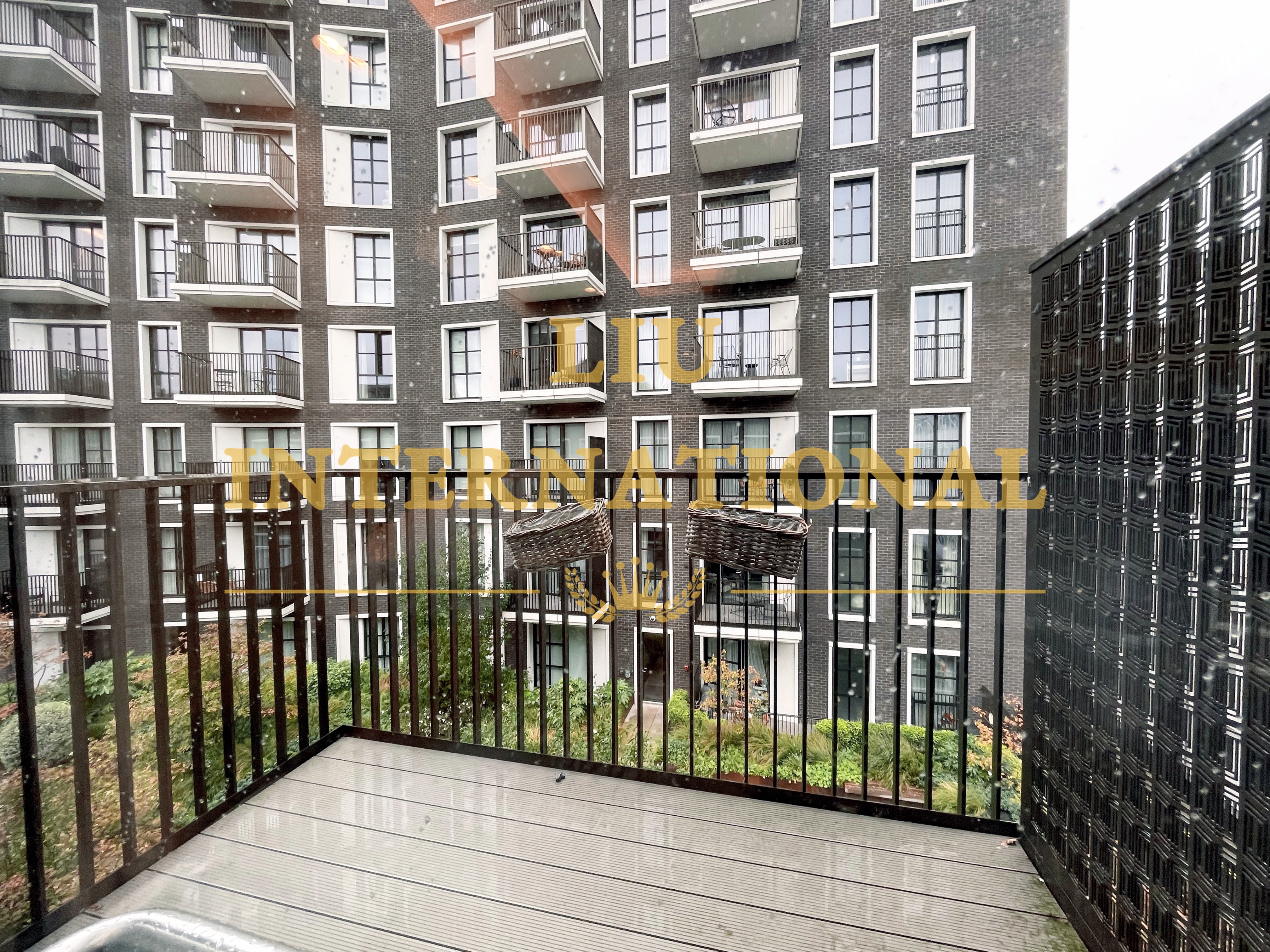 3 bedroom flat for sale 0