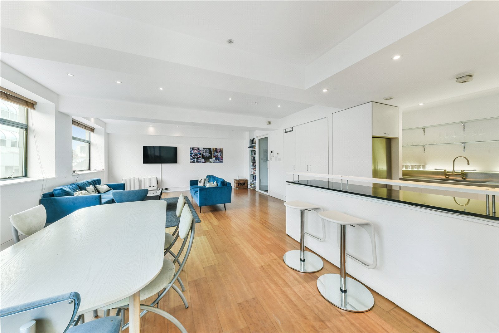 3 bedroom flat for sale 0