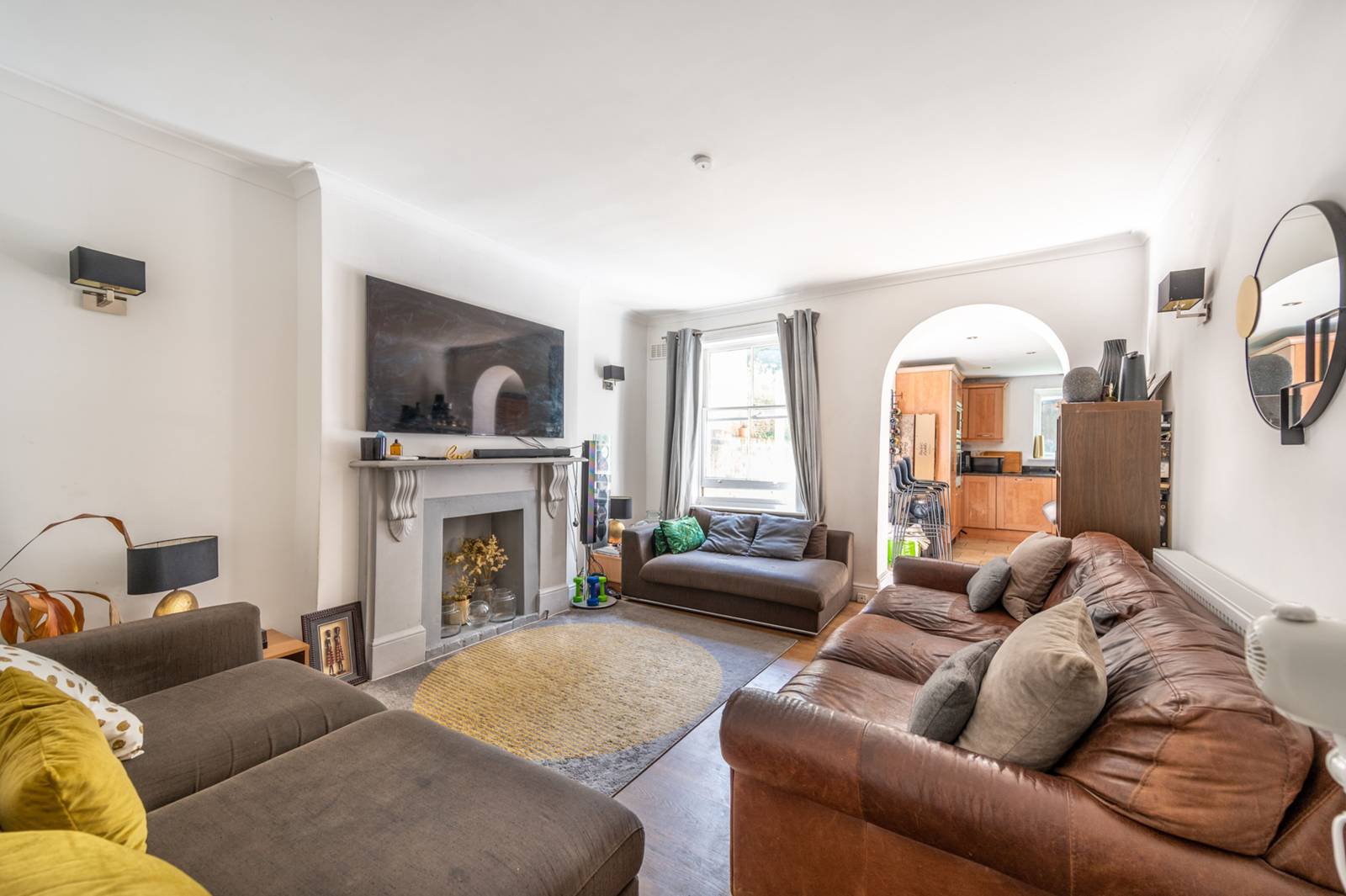 3 bedroom flat for sale 0