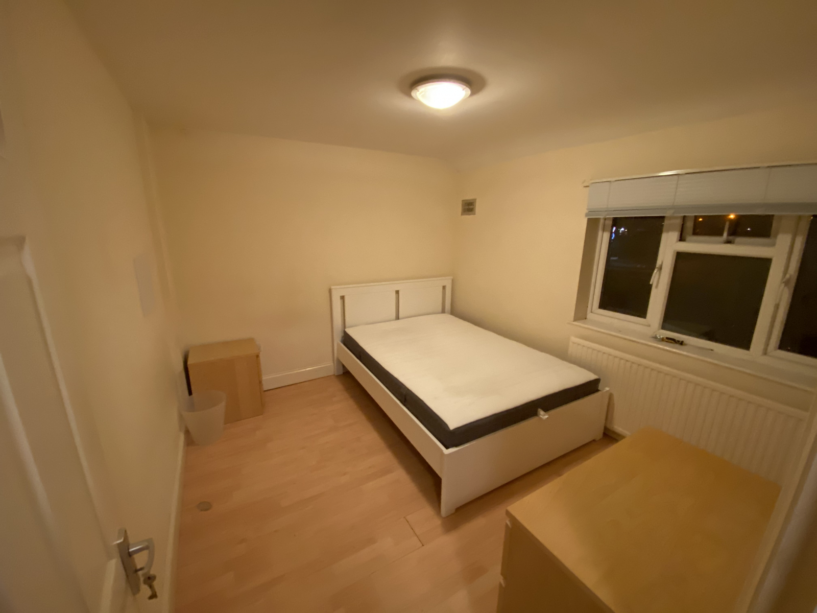 21 Browning Avenue, Worcester Park photo 4