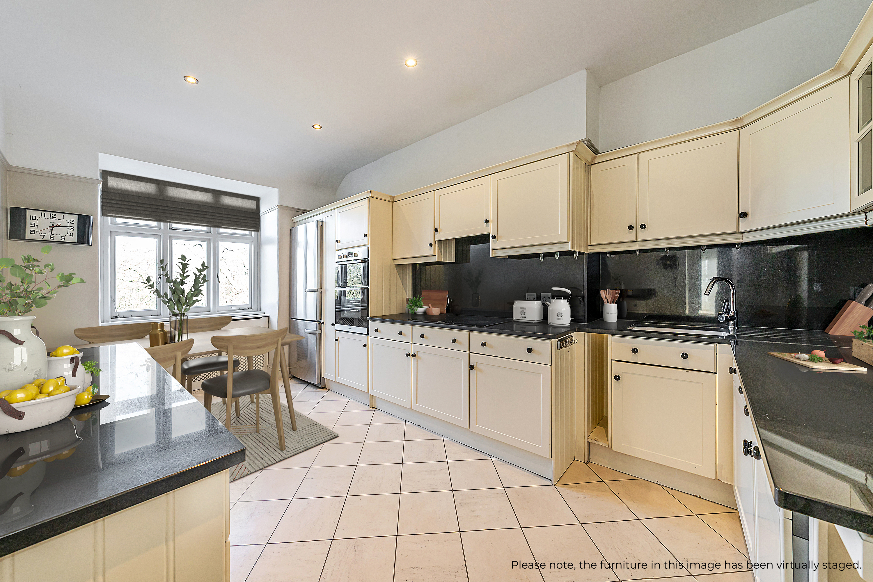 4 bedroom flat for sale 0