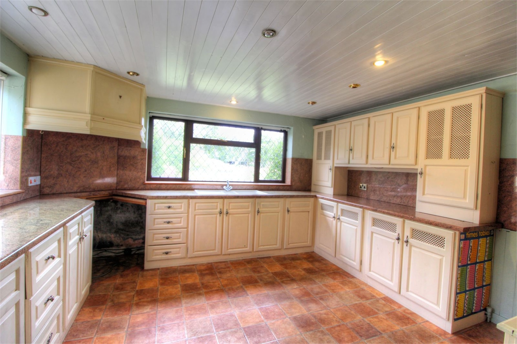 Free property report Walnut Tree Farm, West Carr Road, Attleborough