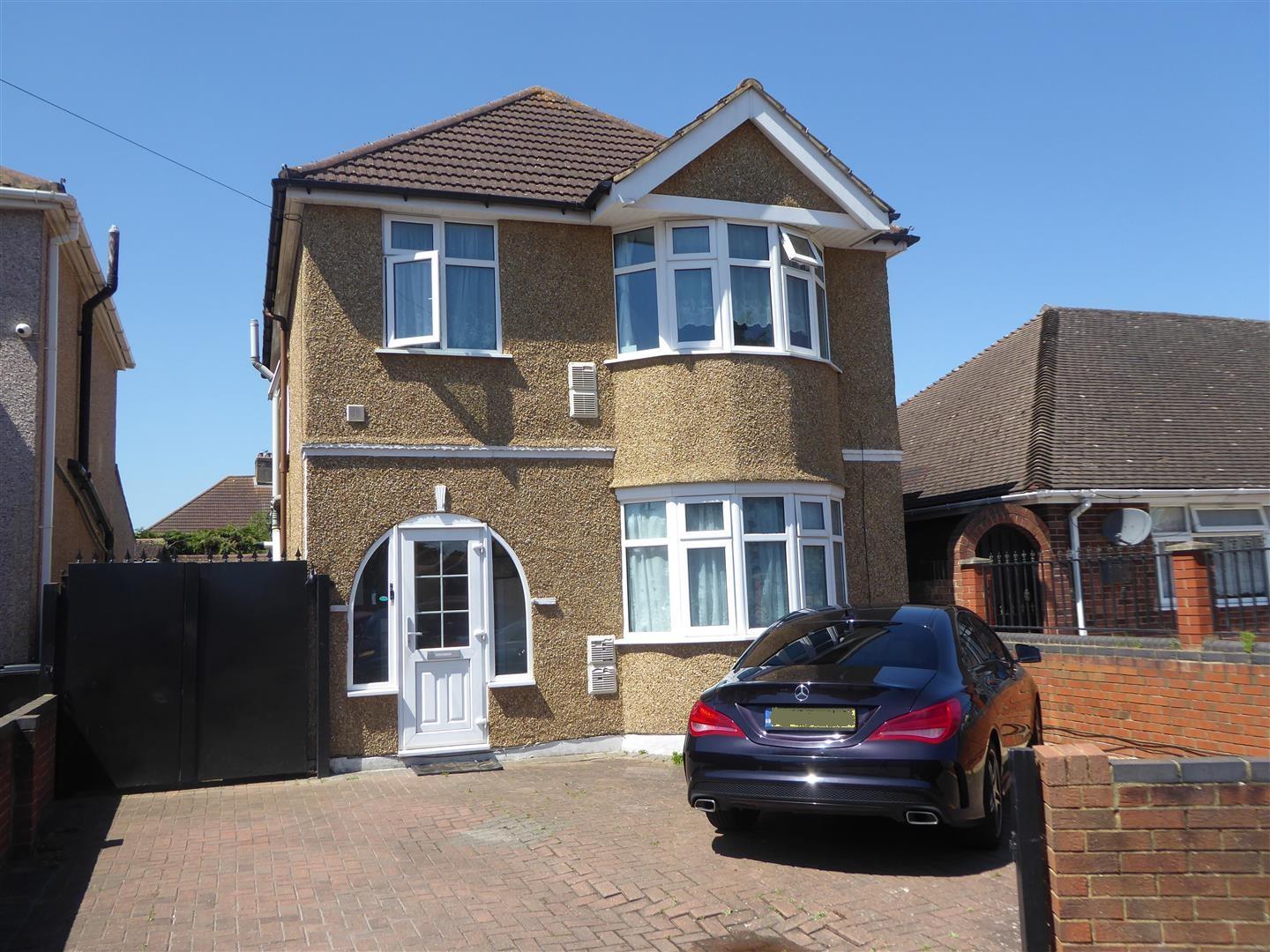 96, Cambridge Close, Hounslow photo 3