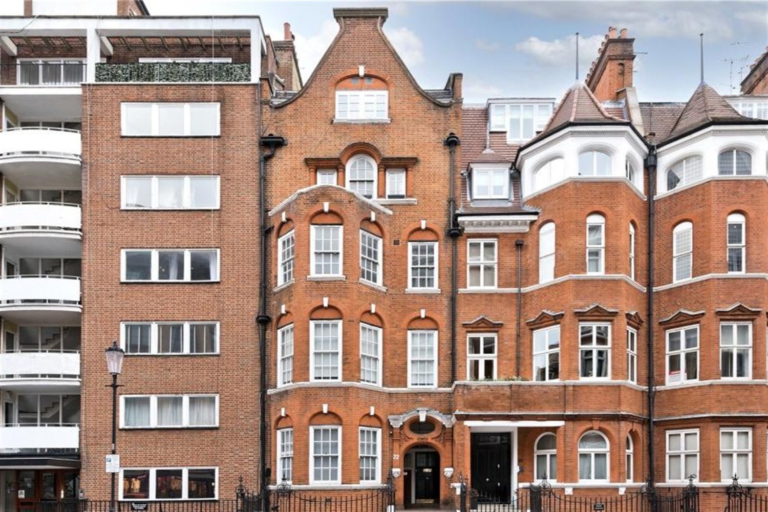 22b Hans Crescent, Knightsbridge photo 2