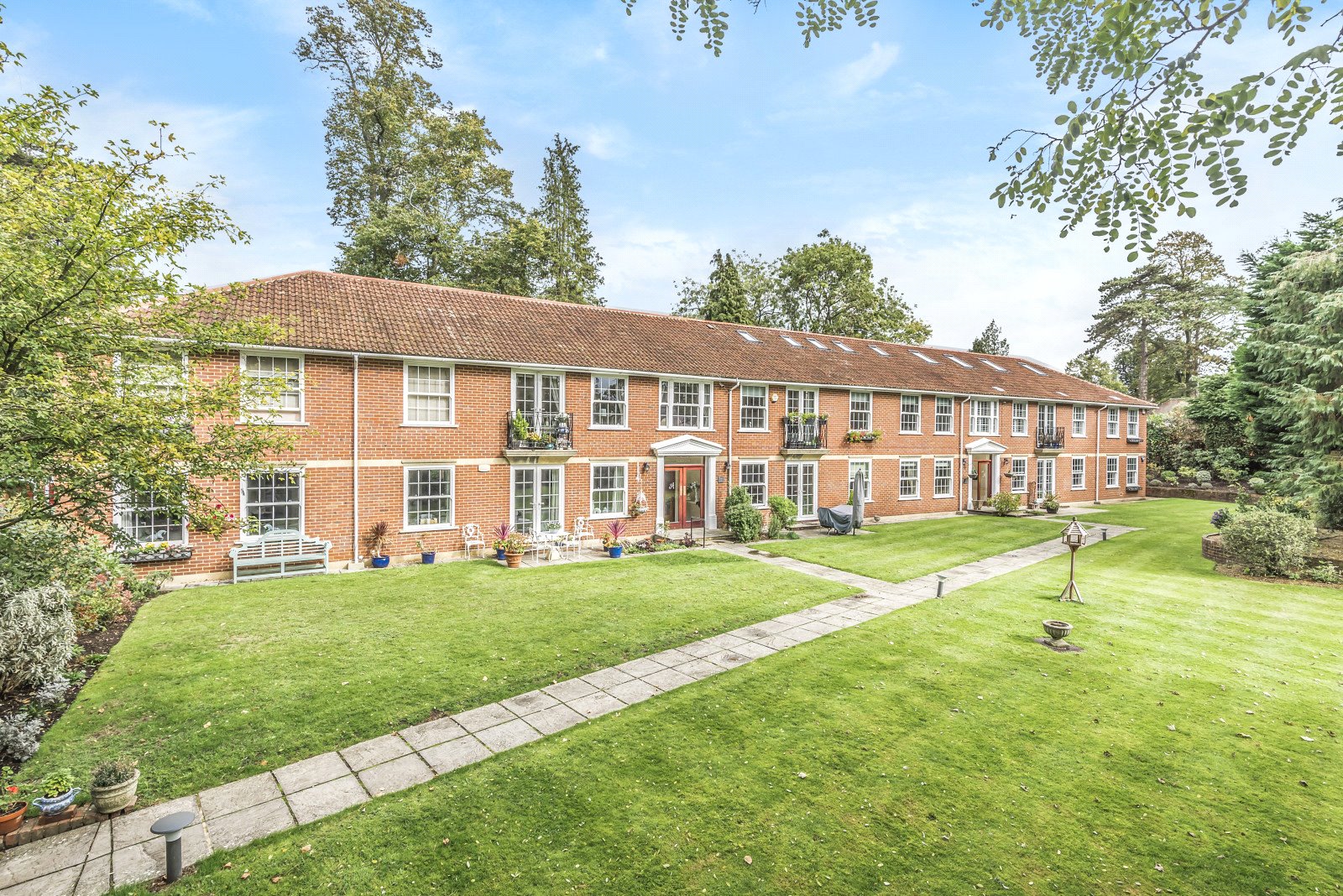 3 bedroom flat for sale 0