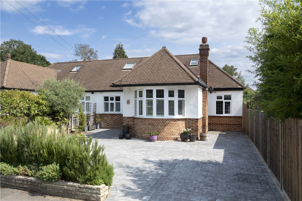 4 bedroom detached house for sale in Marlow