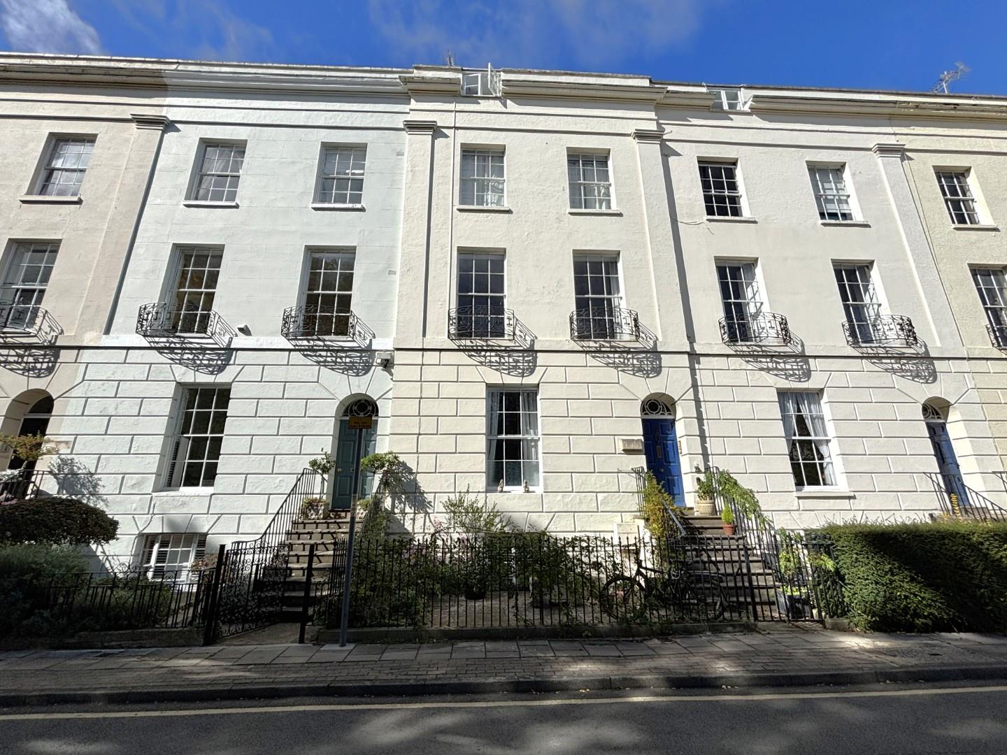 Flat 1, 15 Brunswick Square, Gloucester photo 2