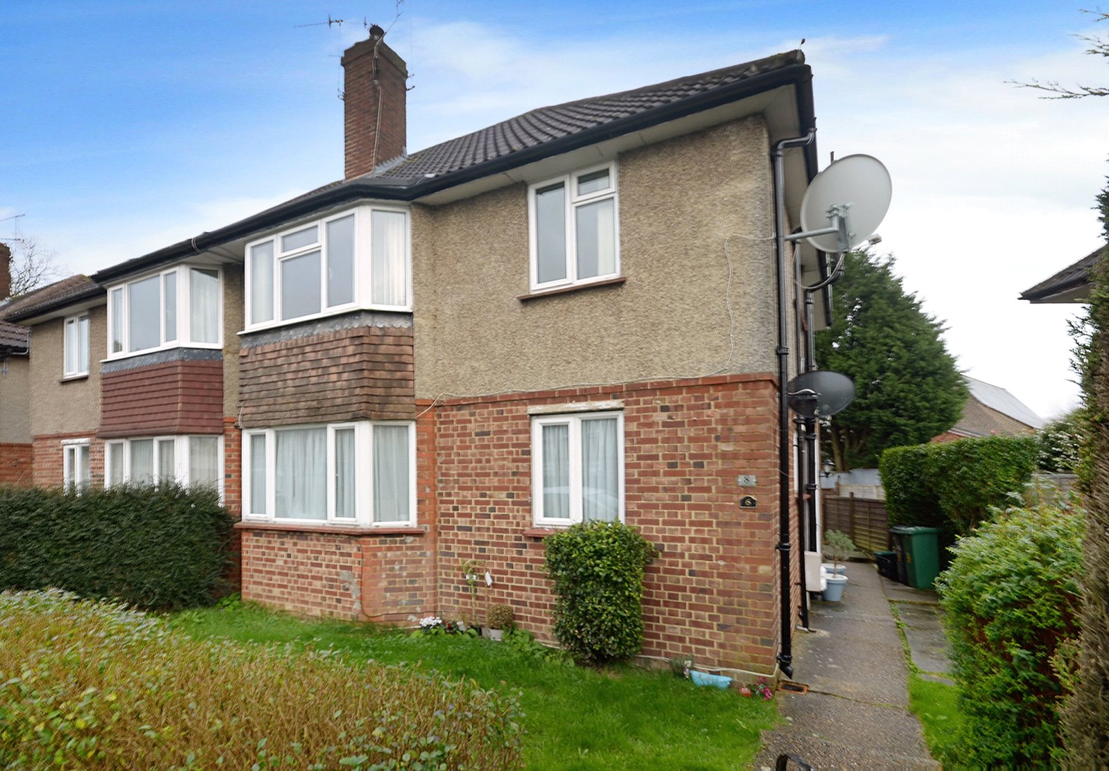 Free property report 8 Victoria Close, Horley, RH6 7AP Chimnie
