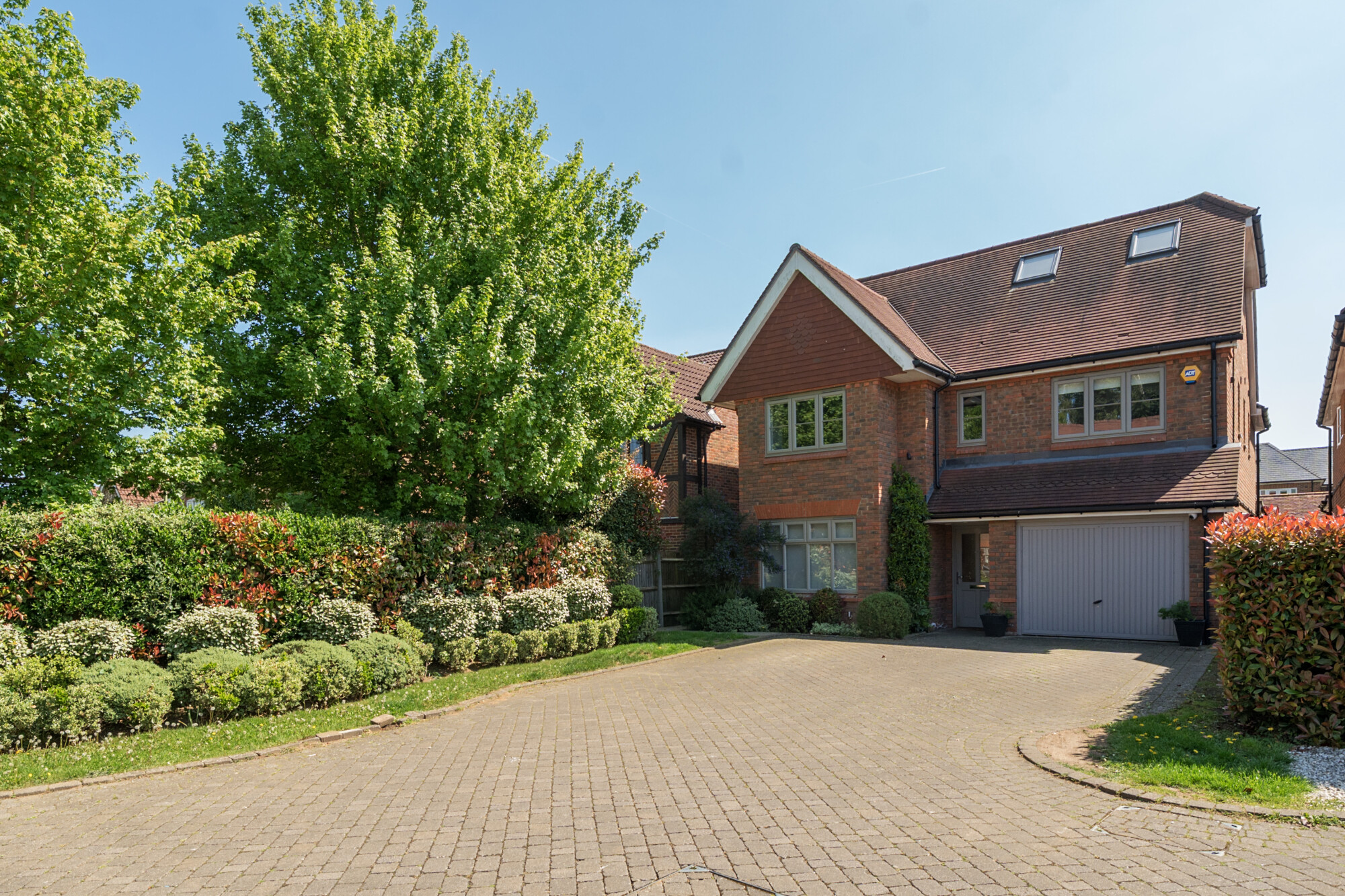5 bedroom detached house for sale 0