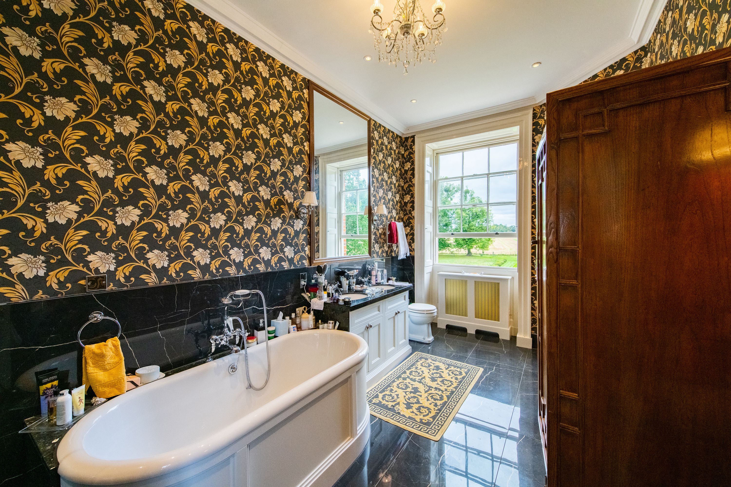 14 bedroom detached house for sale 0