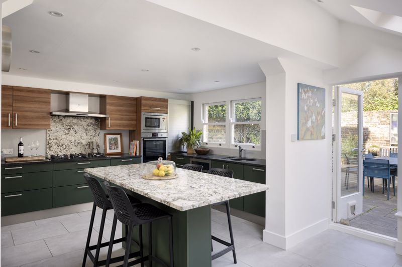 5 bedroom end terrace house for sale 0