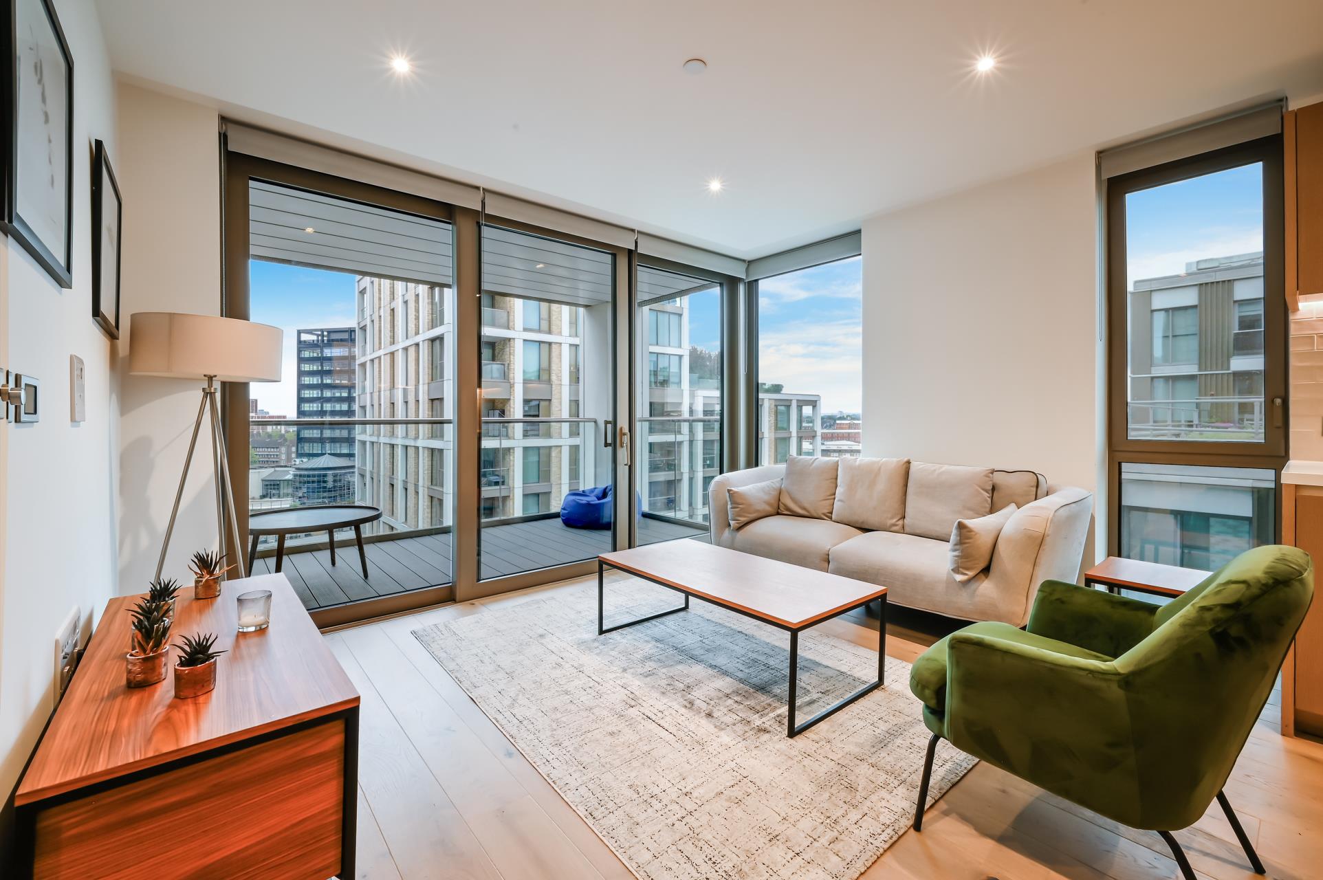 2 bedroom flat for sale 0