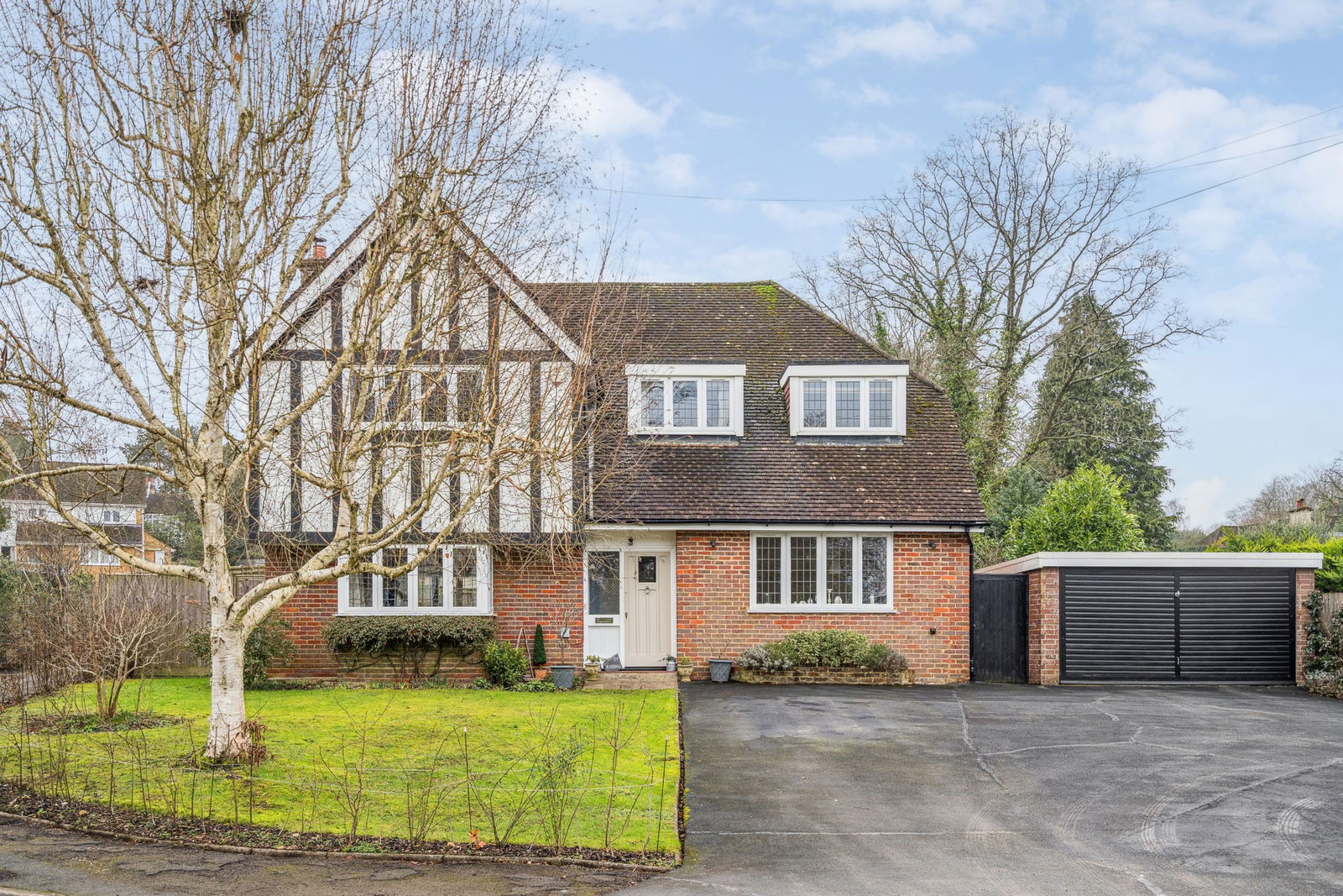 5 bedroom detached house for sale