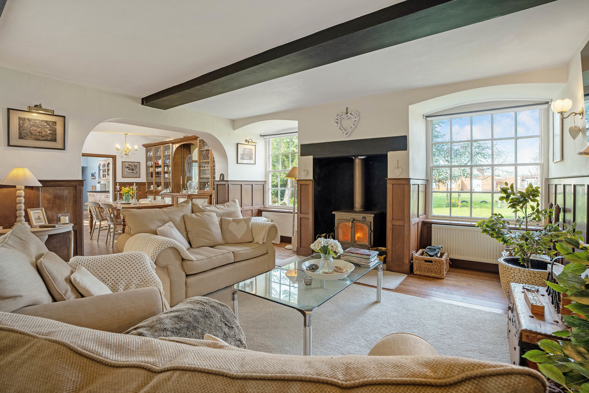 7 bedroom detached house for sale 0